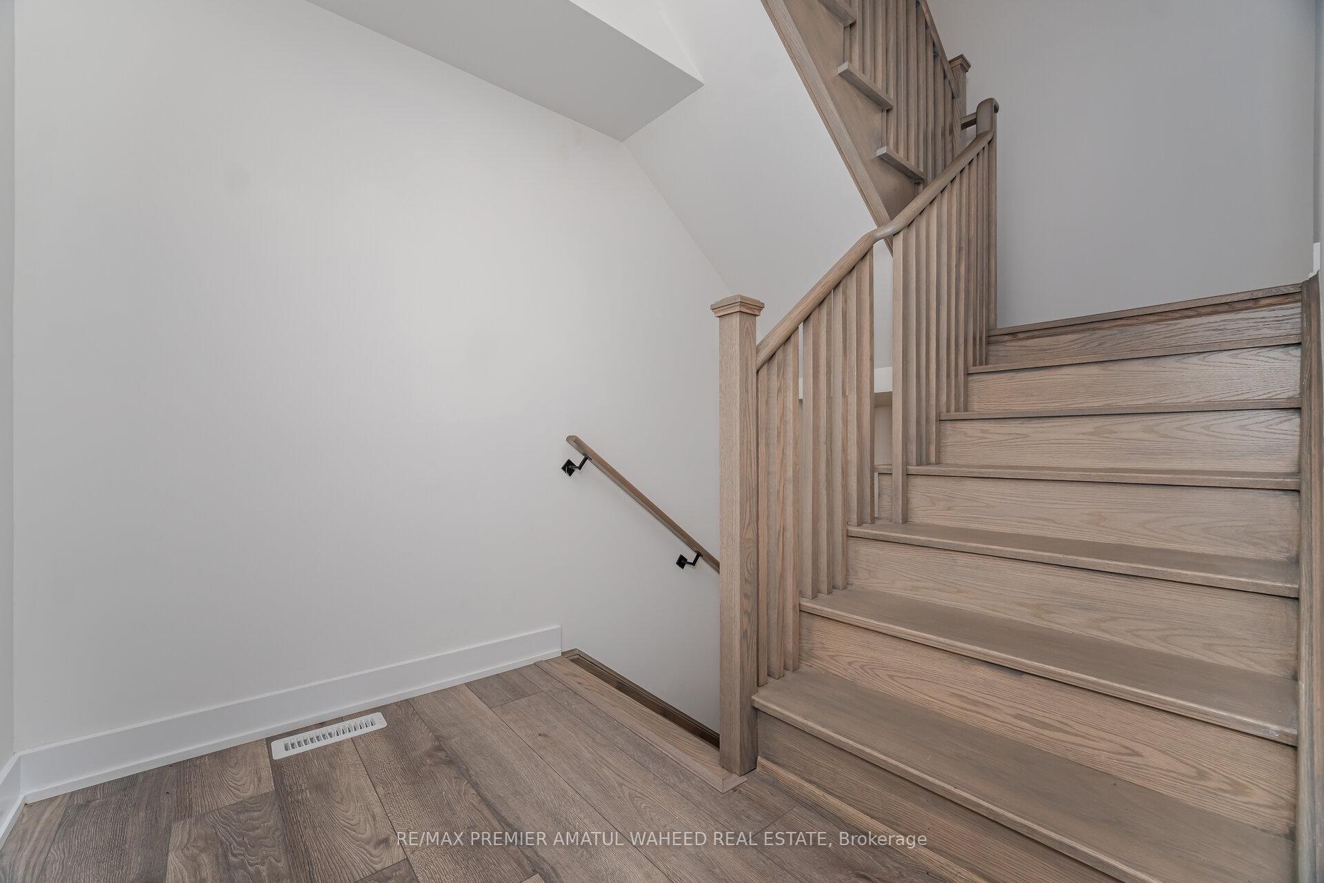 Photo 22 of 28 Silo Mews, Barrie, Rural Barrie Southeast — HOMEH