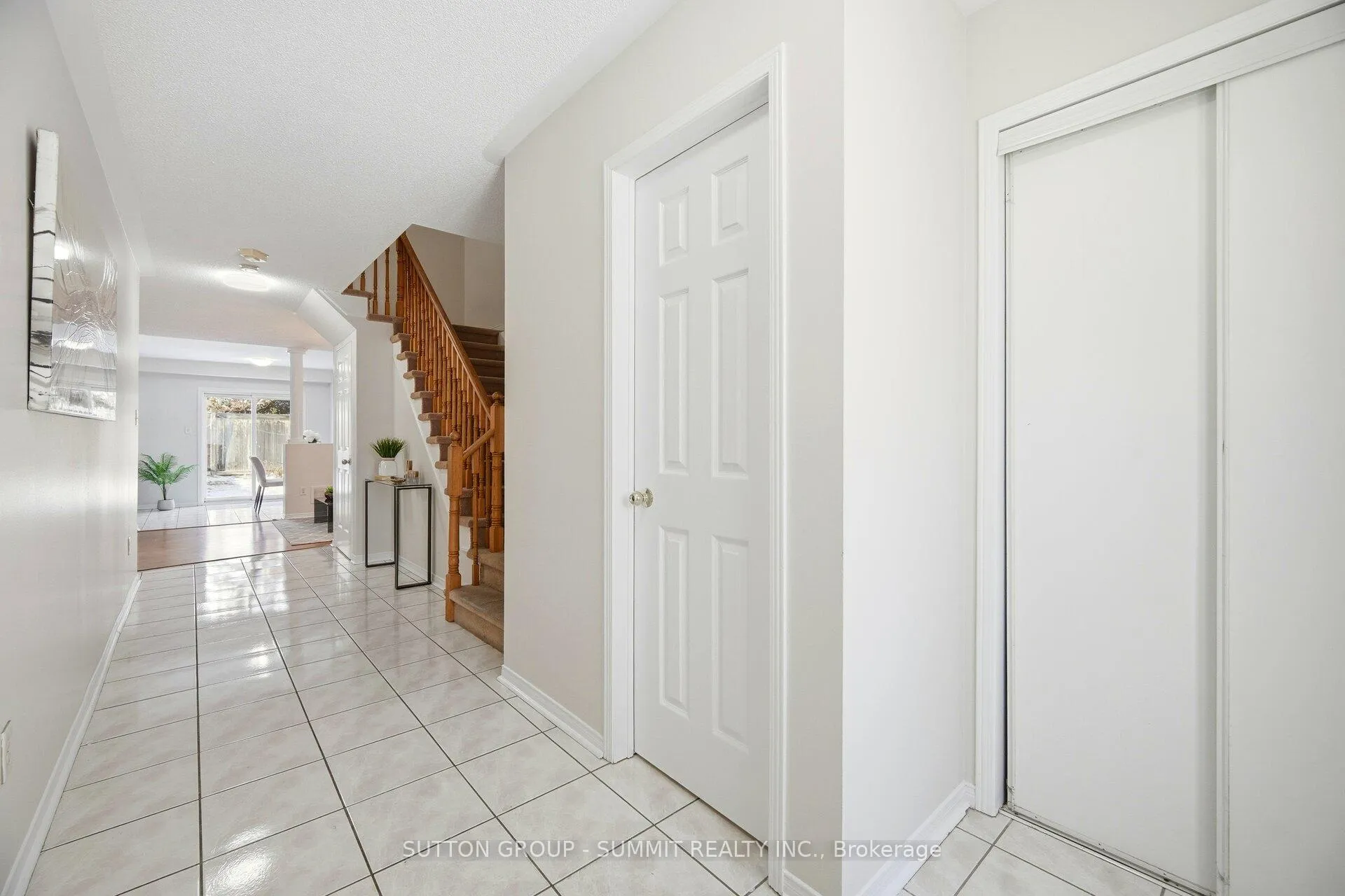 Photo 3 of 91 Woodhaven Drive, Brampton, Fletcher's Meadow — HOMEH