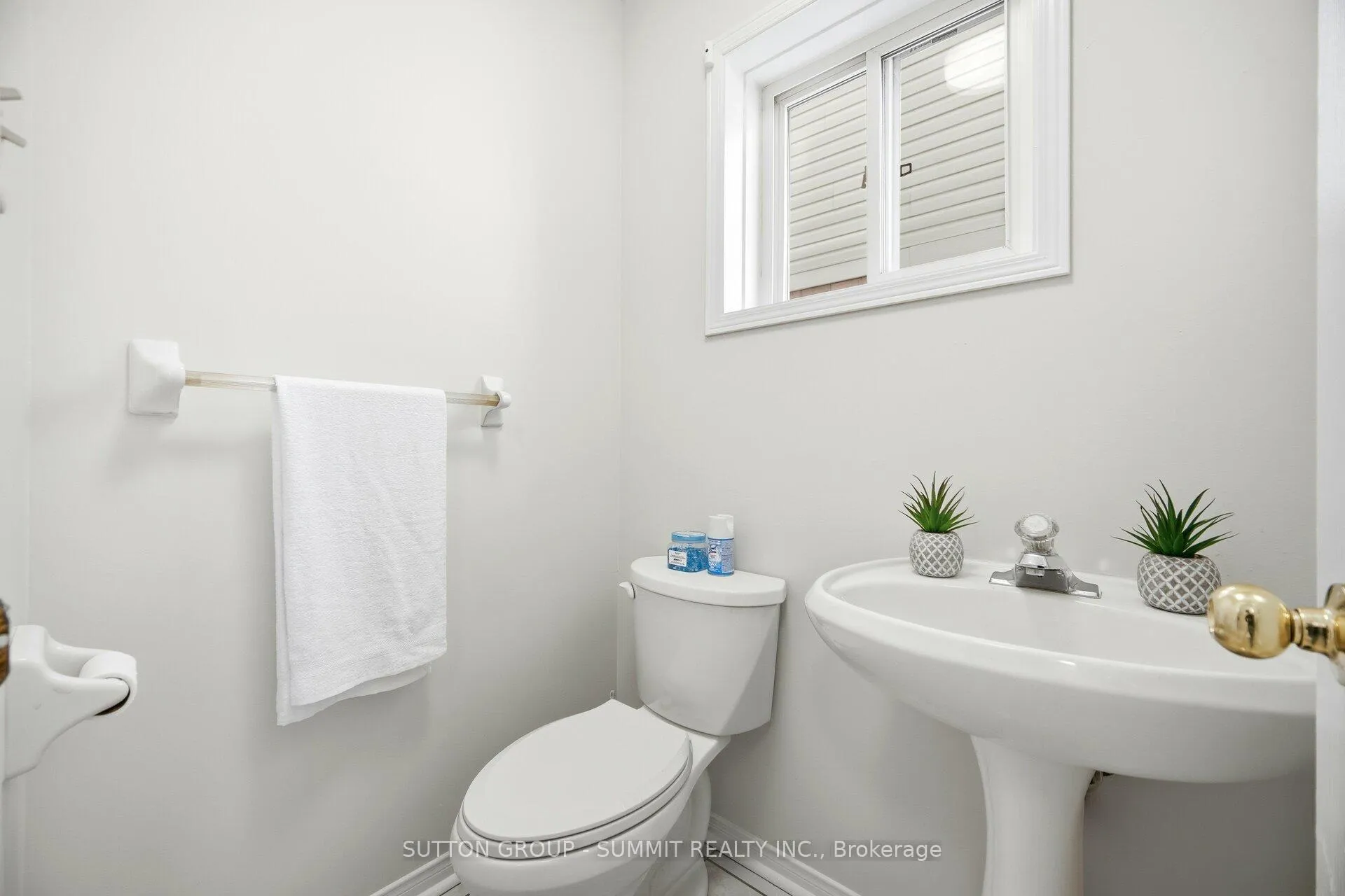 Photo 12 of 91 Woodhaven Drive, Brampton, Fletcher's Meadow — HOMEH