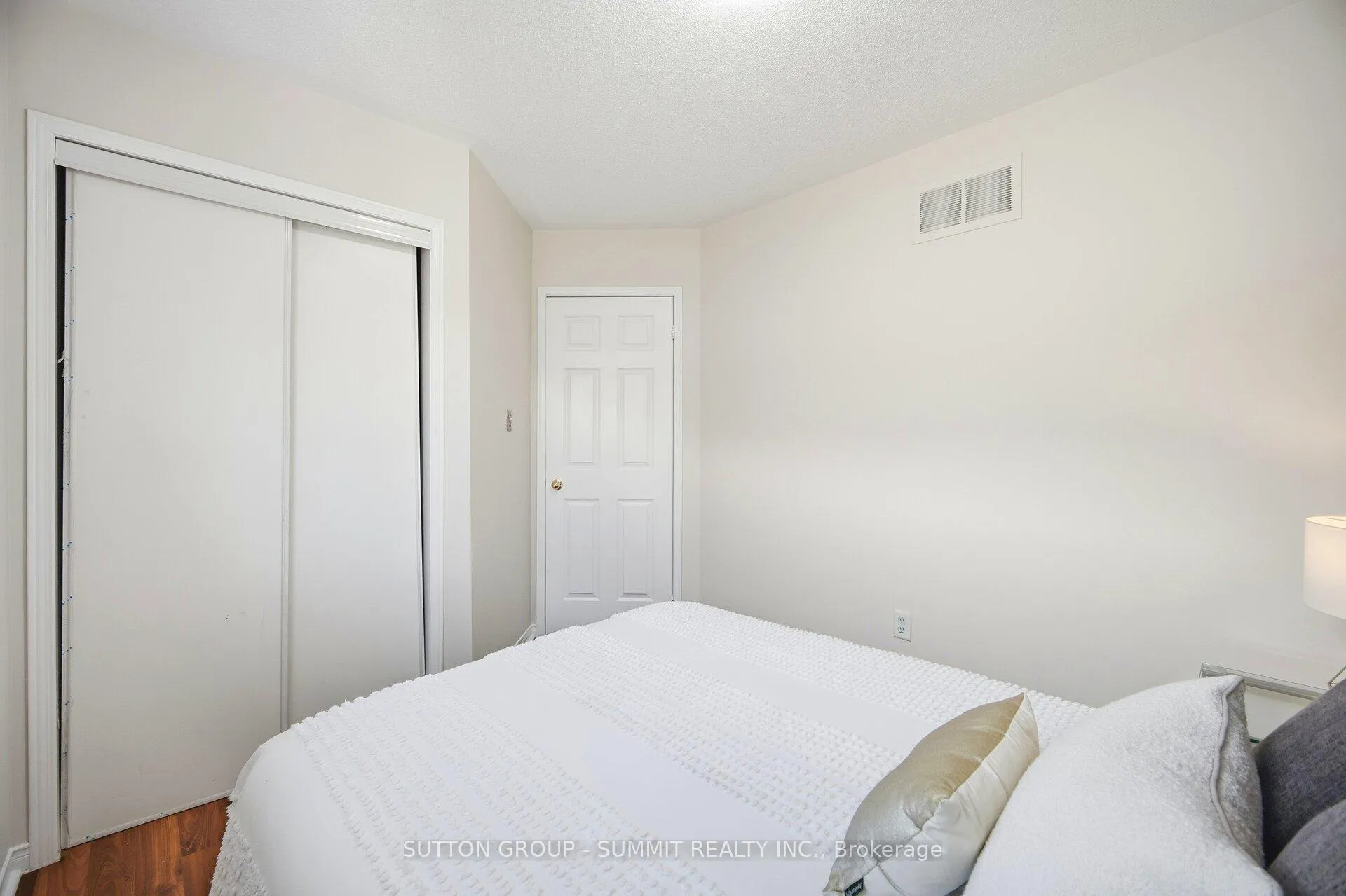 Photo 26 of 91 Woodhaven Drive, Brampton, Fletcher's Meadow — HOMEH