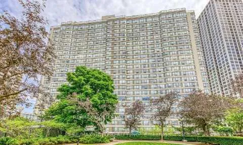Front of Unit 805, 55 Elm Drive