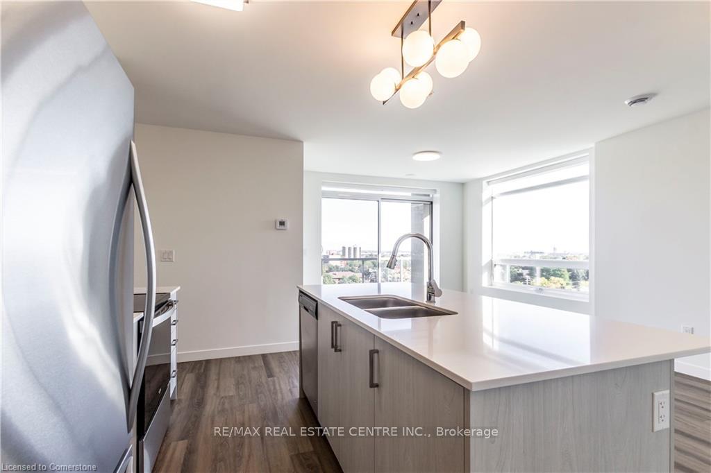 Photo 3 of Unit 404, 479 Charlton Avenue E, Hamilton, Stinson — HOMEH