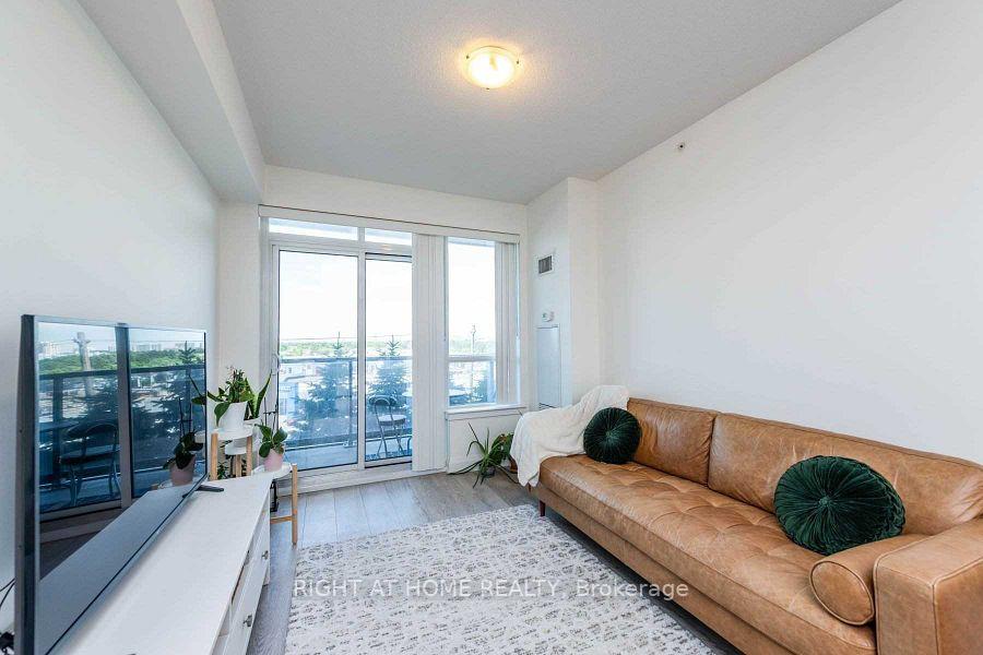 Photo 9 of Unit 417, 7161 Yonge Street, Markham, Thornhill — HOMEH