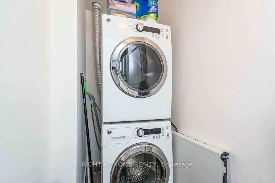 Photo 14 of Unit 417, 7161 Yonge Street, Markham, Thornhill — HOMEH