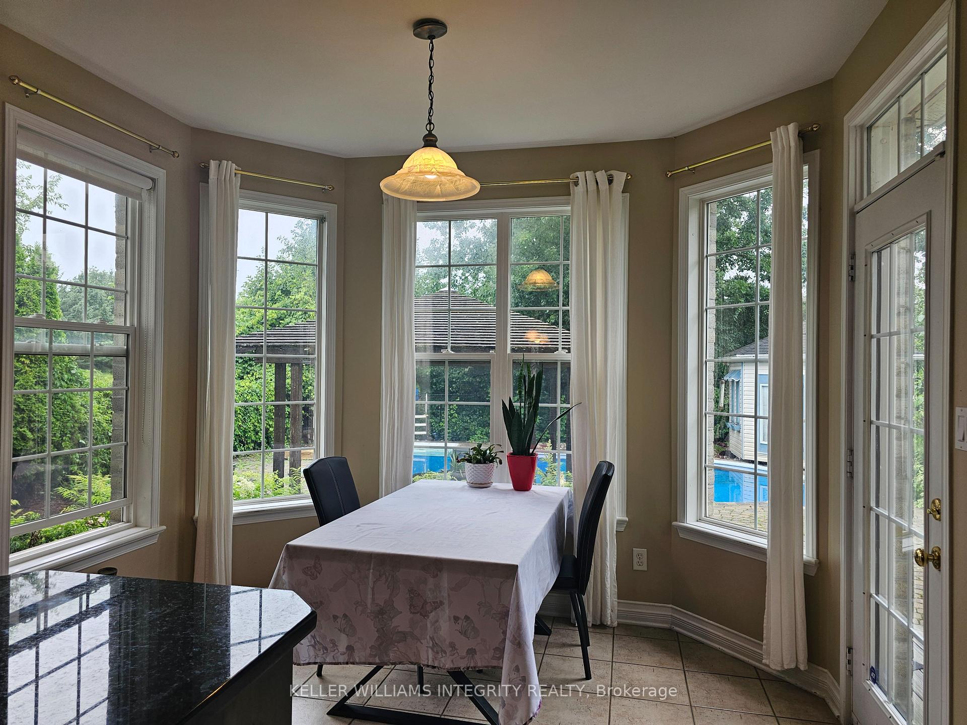 Photo 5 of 25 Golflinks Drive, Ottawa, Barrhaven - Stonebridge — HOMEH