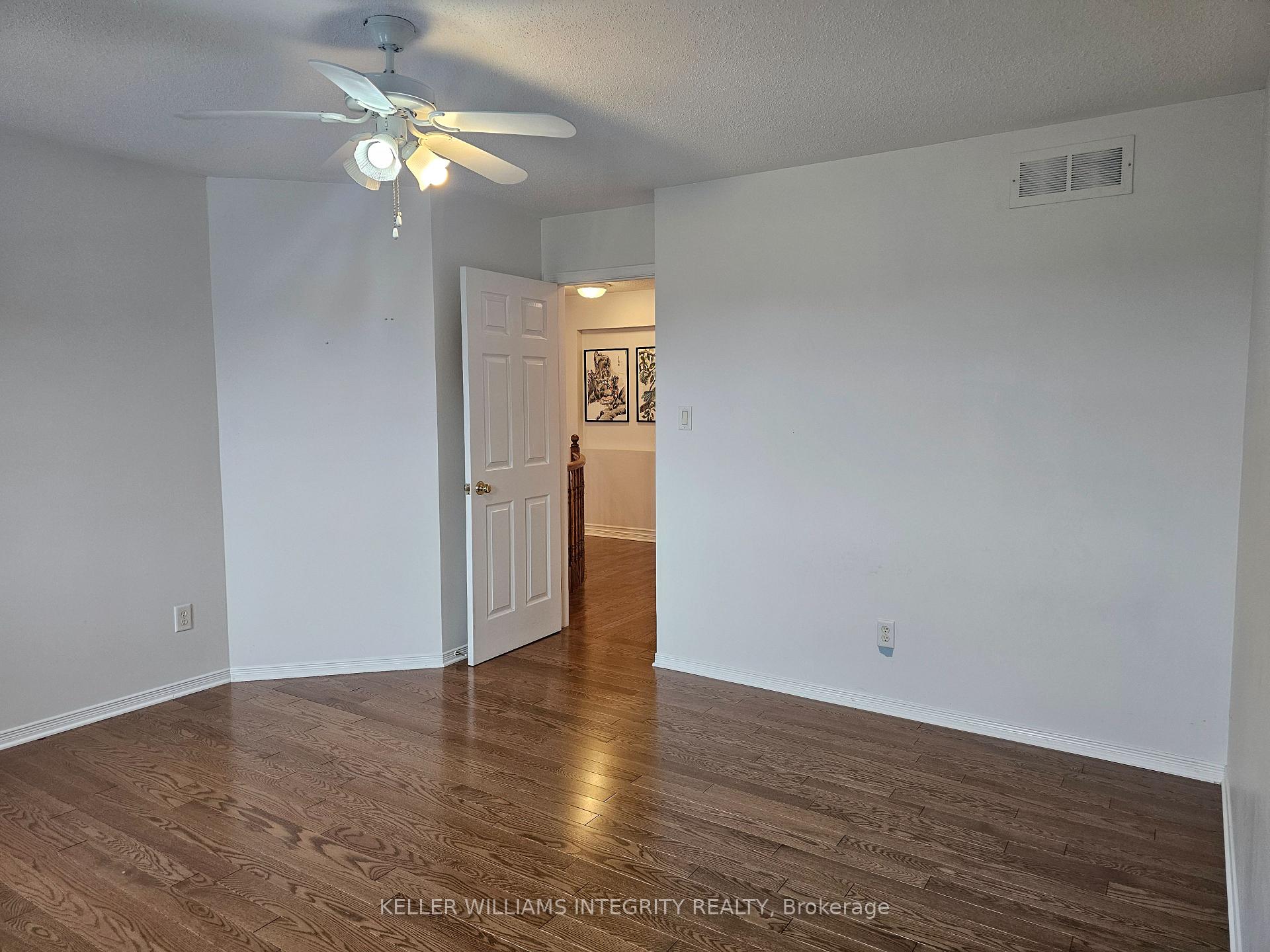 Photo 15 of 25 Golflinks Drive, Ottawa, Barrhaven - Stonebridge — HOMEH