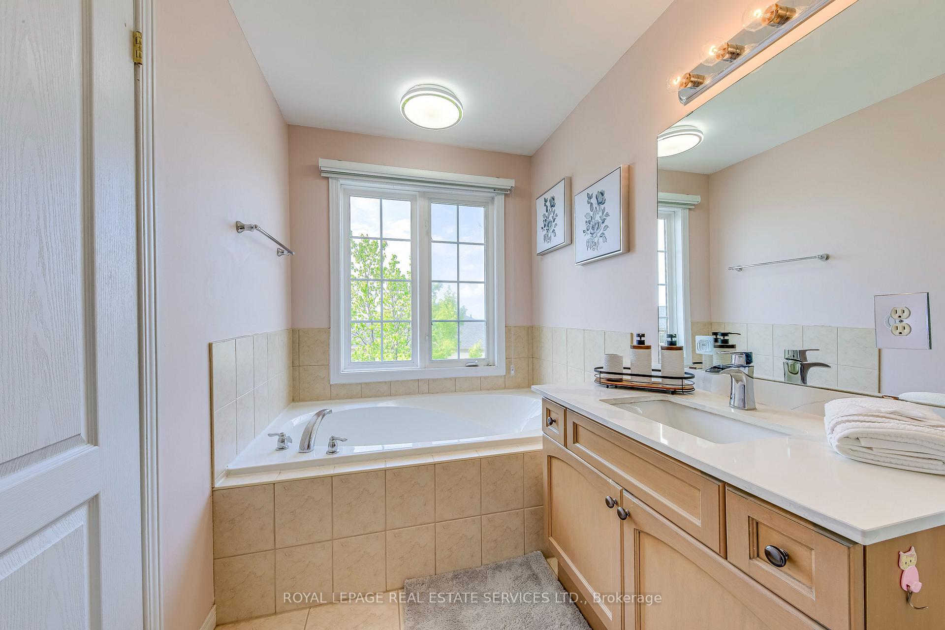 Photo 18 of Unit 12, 7 Southside Place, Hamilton, Mountview — HOMEH