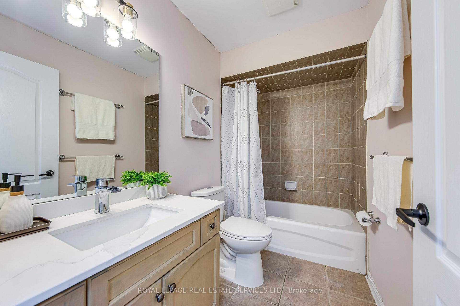 Photo 23 of Unit 12, 7 Southside Place, Hamilton, Mountview — HOMEH