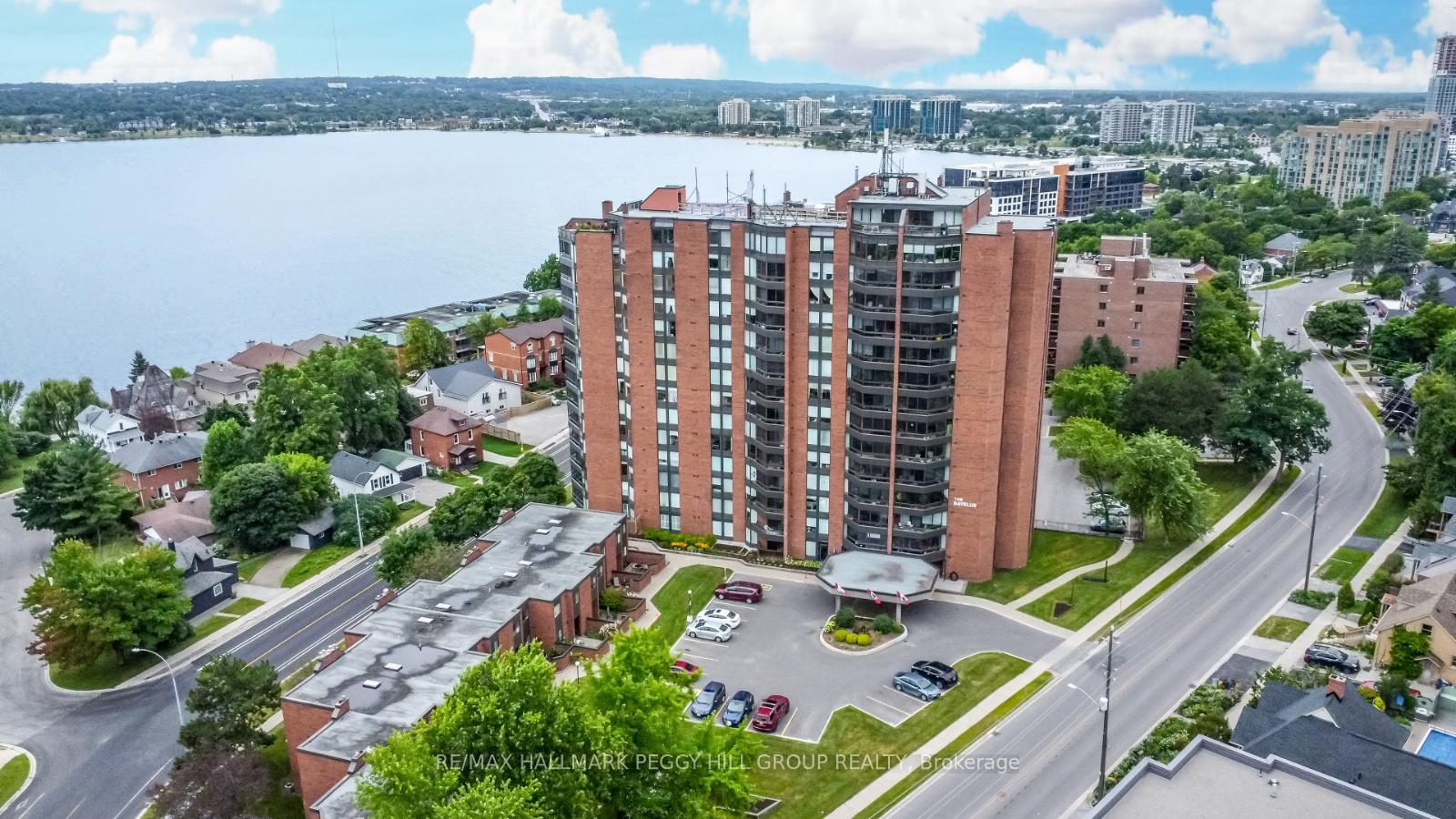 Photo 2 of Unit 806, 181 Collier Street, Barrie, North Shore — HOMEH