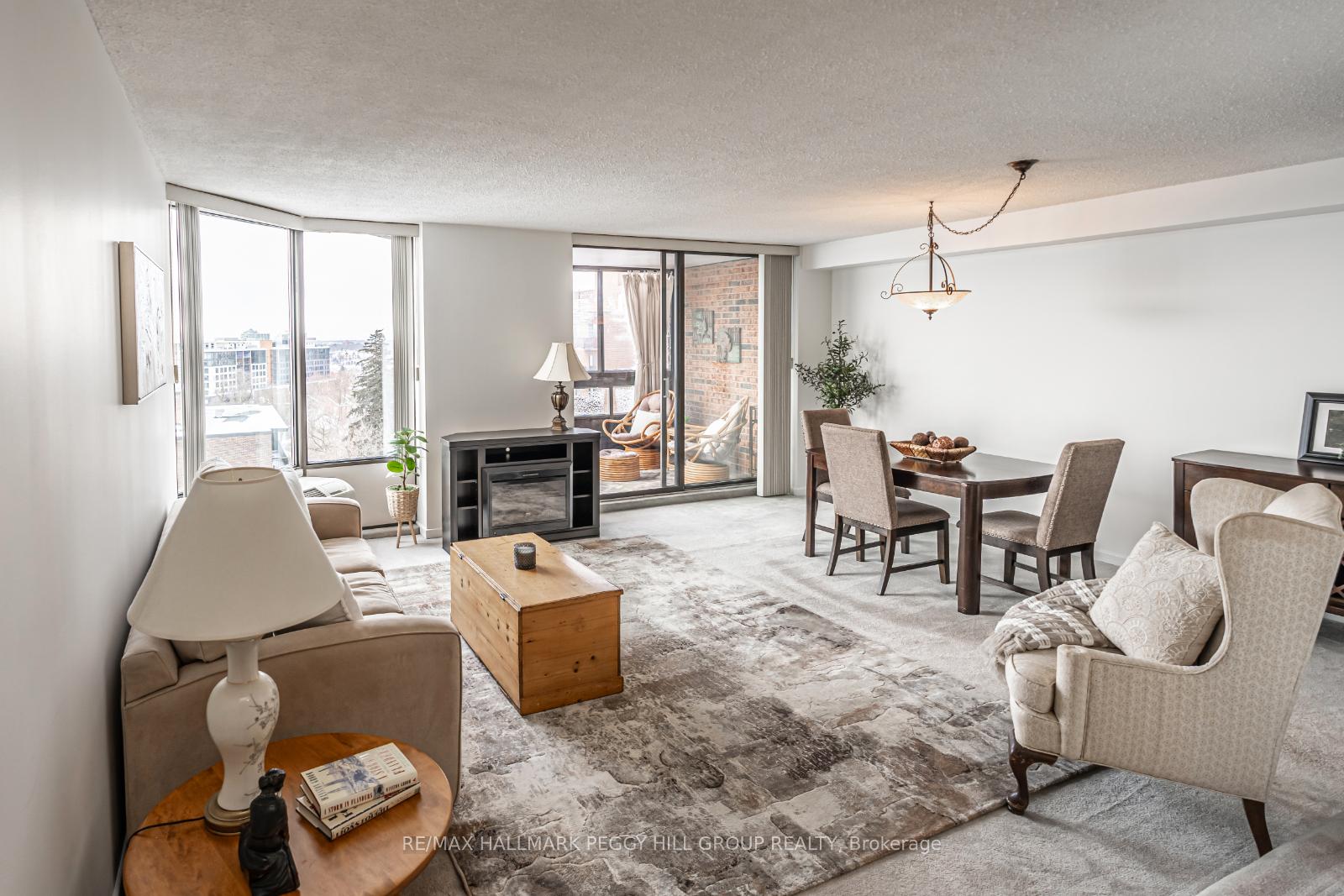 Photo 3 of Unit 806, 181 Collier Street, Barrie, North Shore — HOMEH