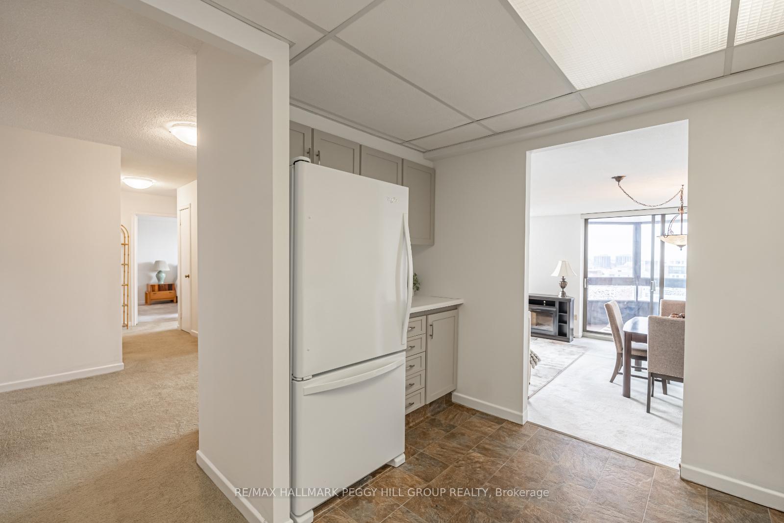 Photo 10 of Unit 806, 181 Collier Street, Barrie, North Shore — HOMEH