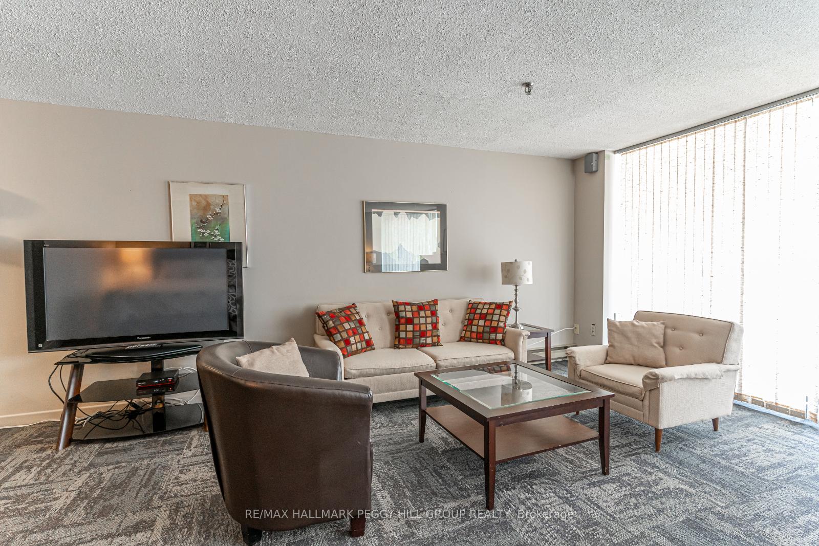 Photo 17 of Unit 806, 181 Collier Street, Barrie, North Shore — HOMEH