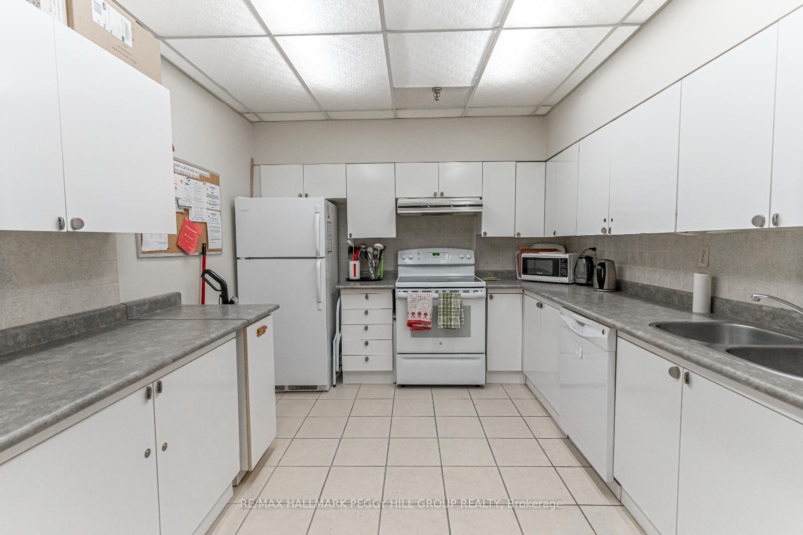 Photo 19 of Unit 806, 181 Collier Street, Barrie, North Shore — HOMEH