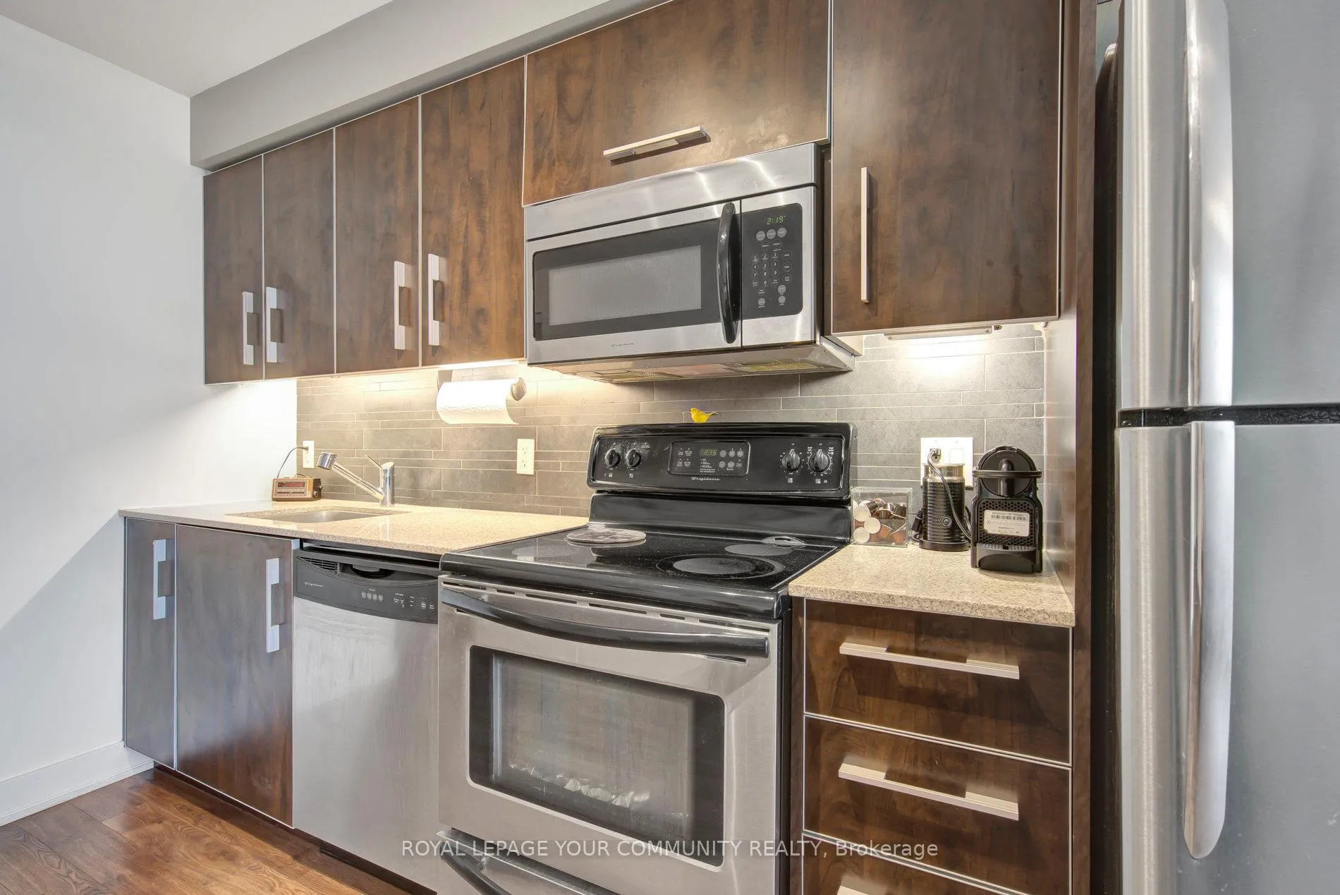 Photo 4 of Unit 1806, 1048 Broadview Avenue, Toronto, Broadview North — HOMEH