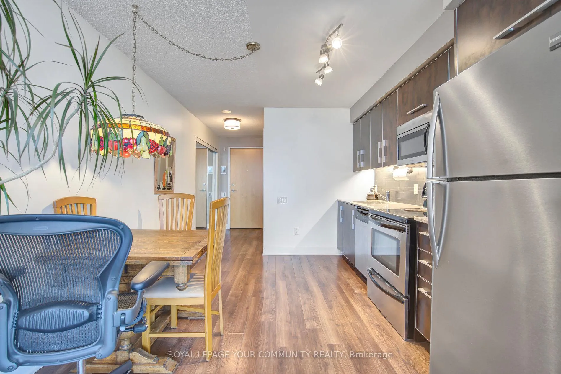 Photo 8 of Unit 1806, 1048 Broadview Avenue, Toronto, Broadview North — HOMEH