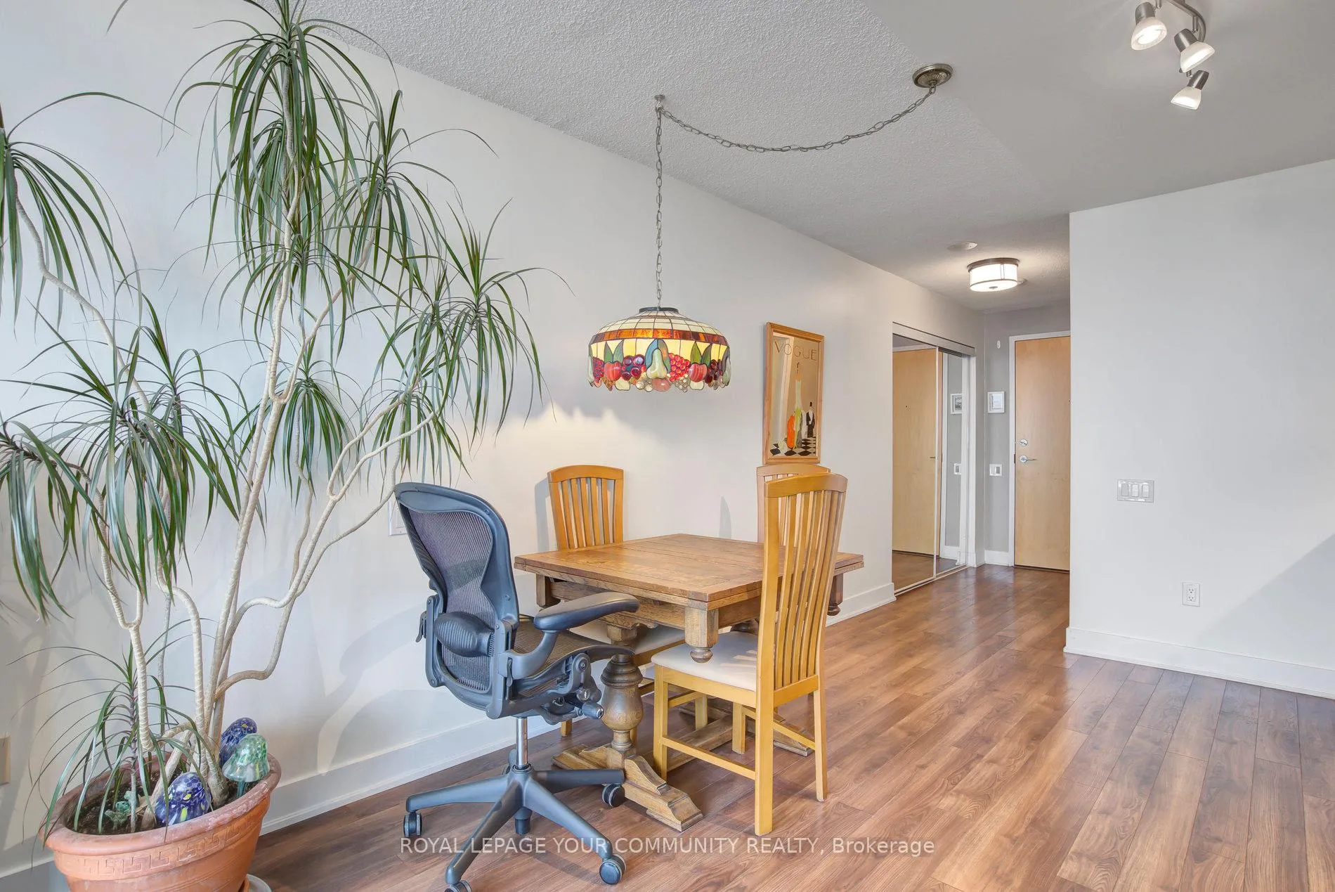 Photo 9 of Unit 1806, 1048 Broadview Avenue, Toronto, Broadview North — HOMEH
