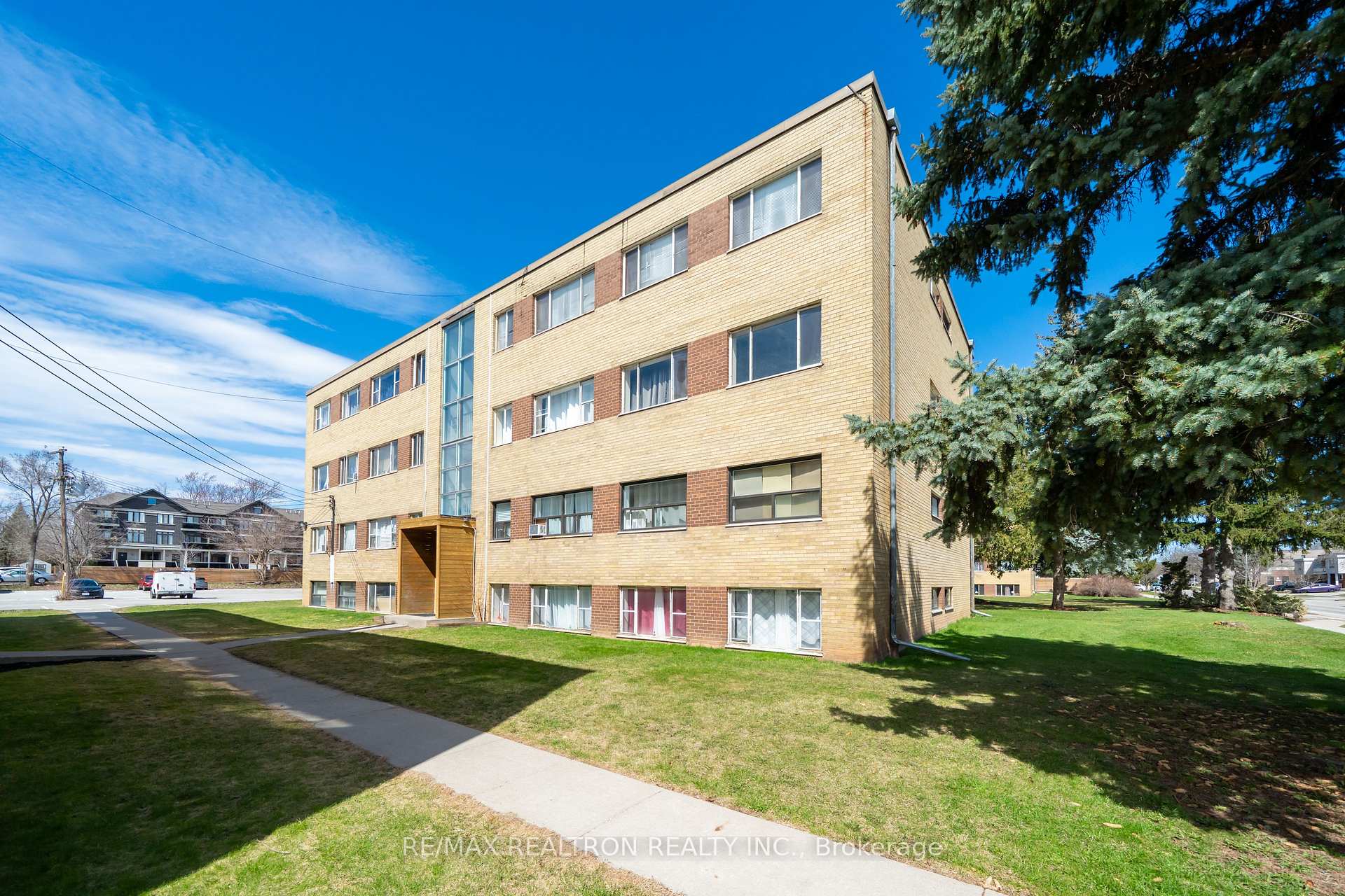 Photo 11 of Unit 49, 2049 Prospect Street, Burlington, Brant — HOMEH
