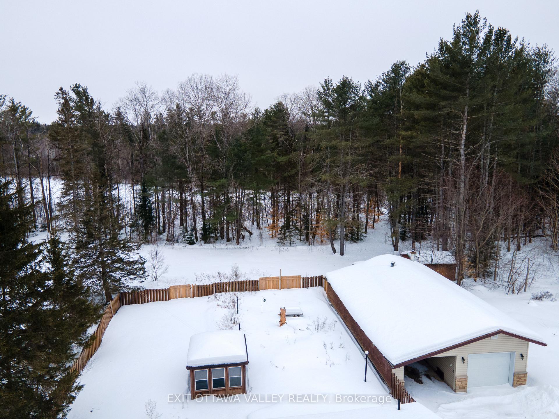 Photo 2 of 93 Pinewood Place, Deep River — HOMEH