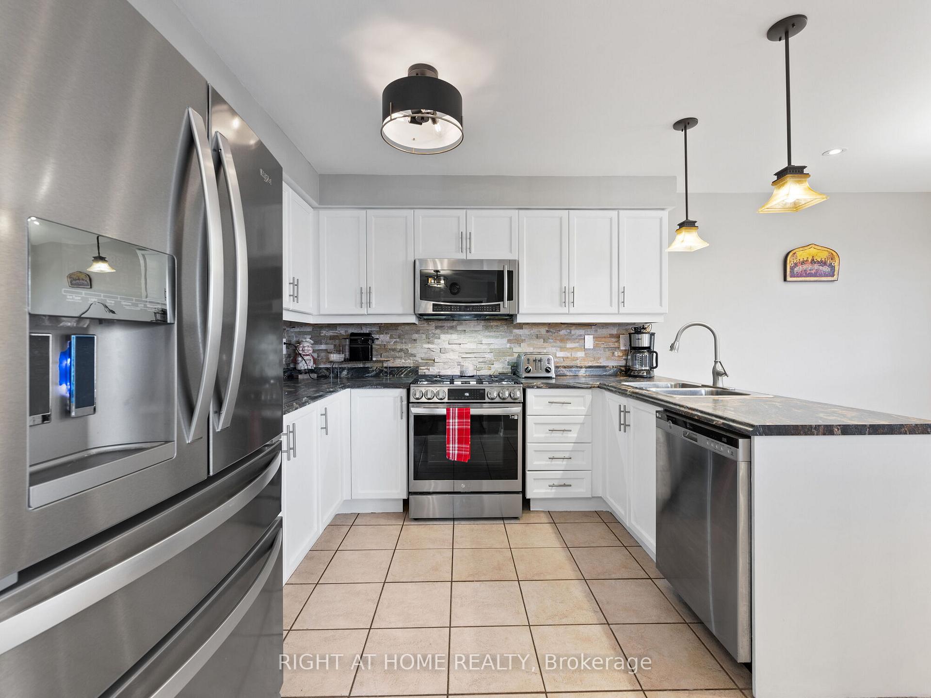 Photo 18 of 56 Knoll Haven Circle, Caledon, Bolton North — HOMEH