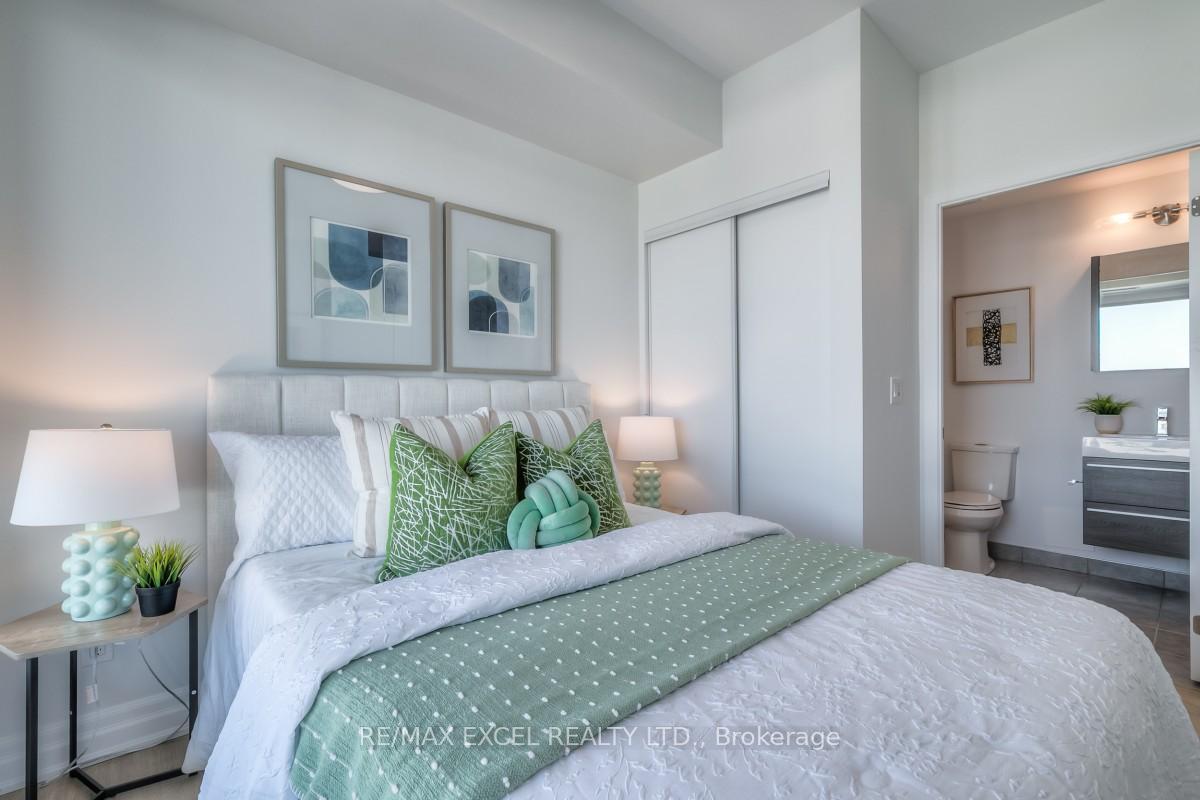 Photo 15 of Unit 903, 8 Rouge Valley Drive W, Markham, Unionville — HOMEH