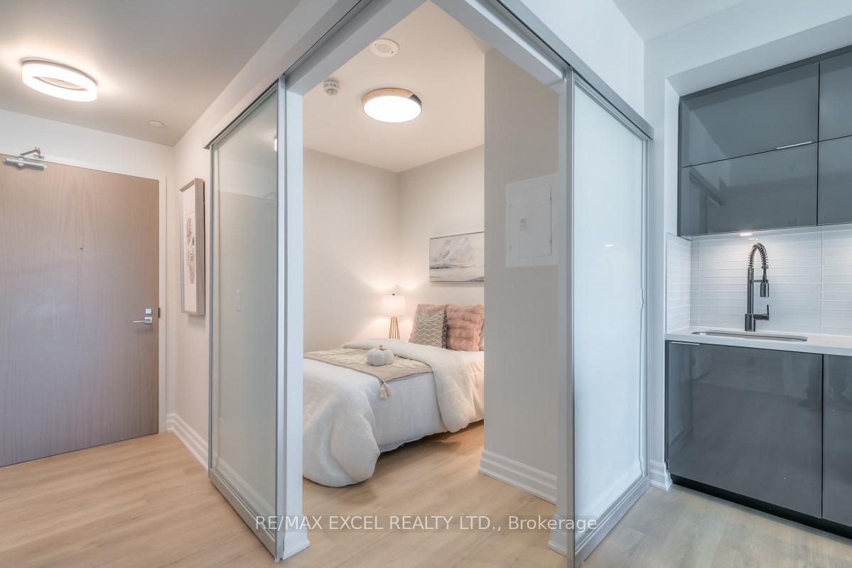 Photo 18 of Unit 903, 8 Rouge Valley Drive W, Markham, Unionville — HOMEH