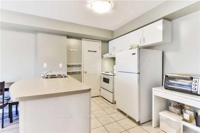 Photo 5 of Unit 205, 308 John Street, Markham, Aileen-Willowbrook — HOMEH