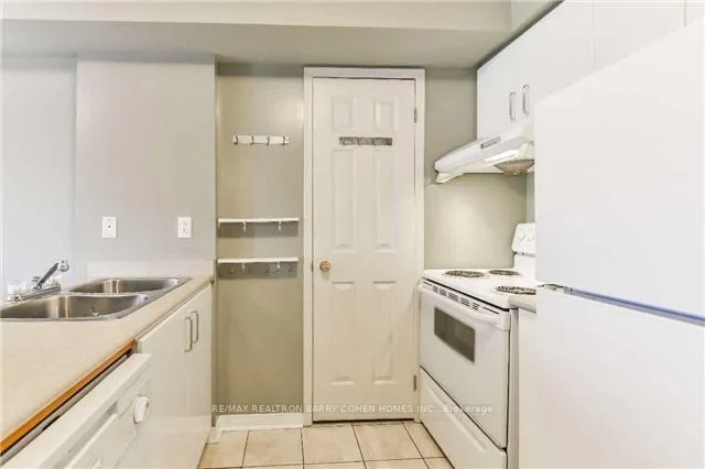 Photo 6 of Unit 205, 308 John Street, Markham, Aileen-Willowbrook — HOMEH
