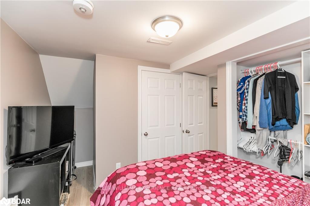 Photo 7 of 249A Cundles Road W, Barrie, Letitia Heights — HOMEH