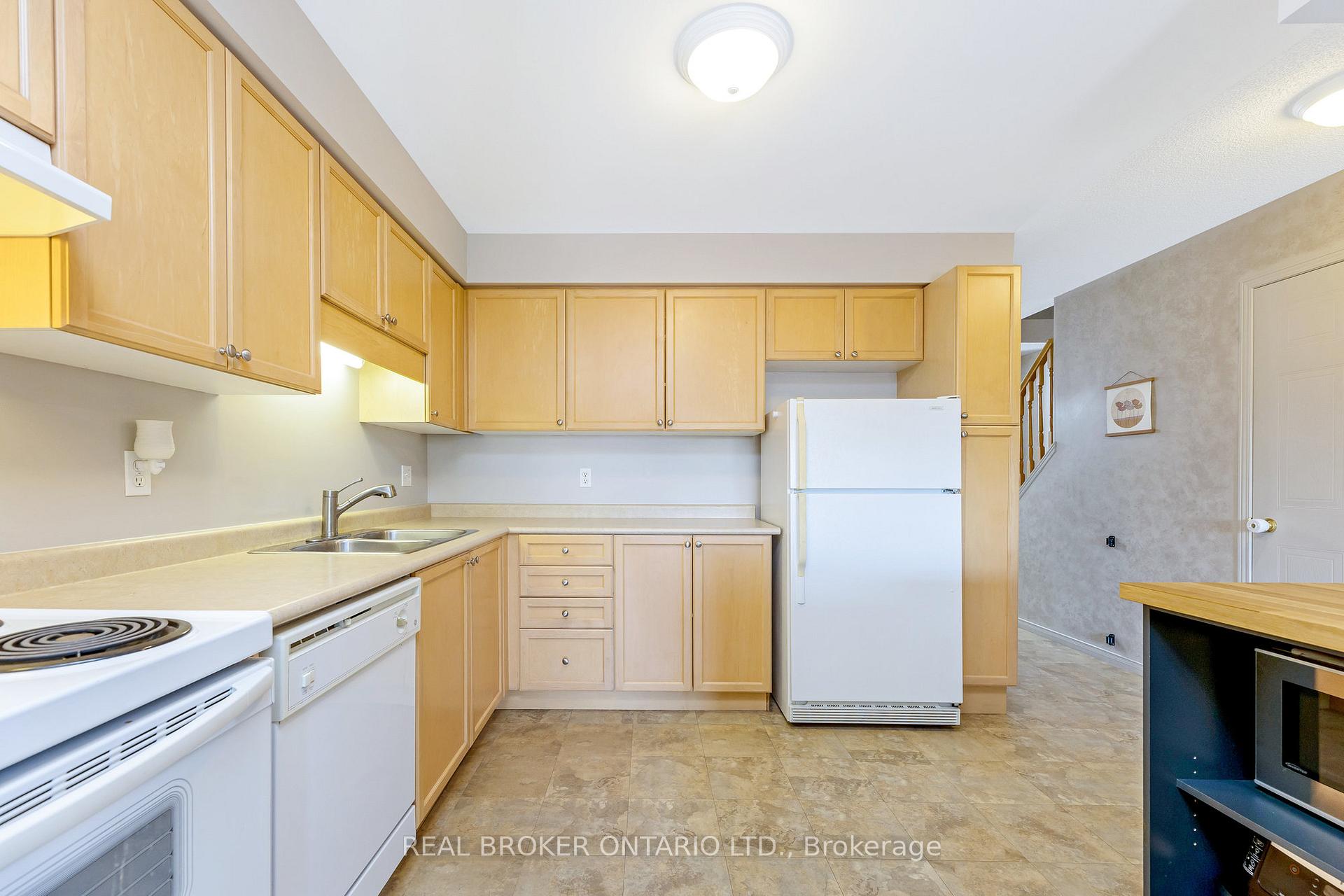 Photo 13 of 56 Roehampton Crescent, Guelph, Pineridge/Westminster Woods — HOMEH