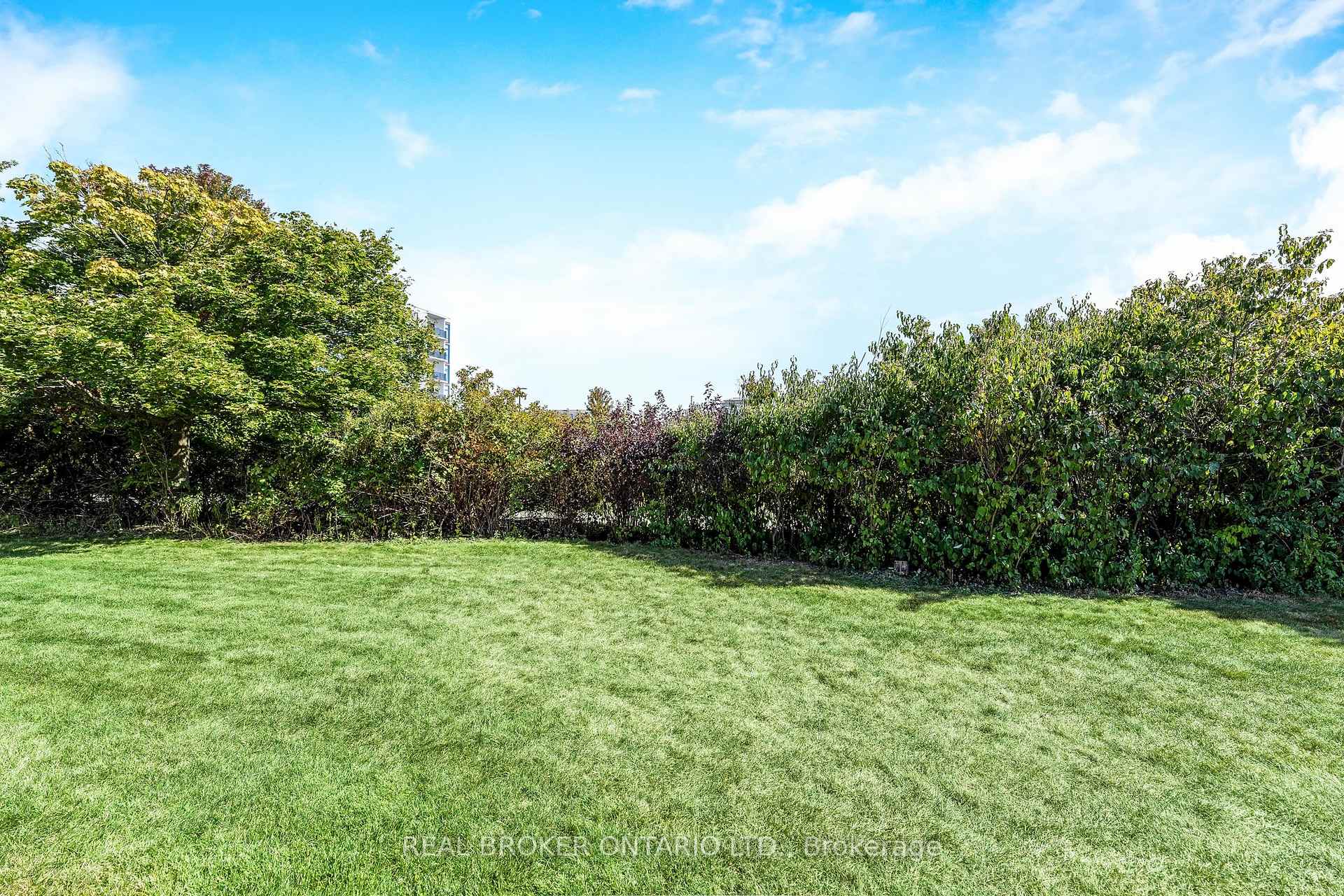 Photo 46 of 56 Roehampton Crescent, Guelph, Pineridge/Westminster Woods — HOMEH