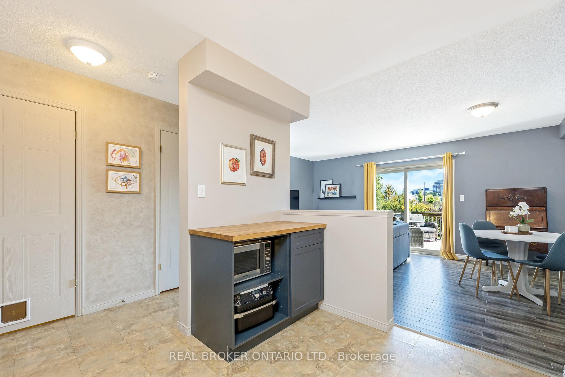 Photo 33 of 56 Roehampton Crescent, Guelph, Pineridge/Westminster Woods — HOMEH