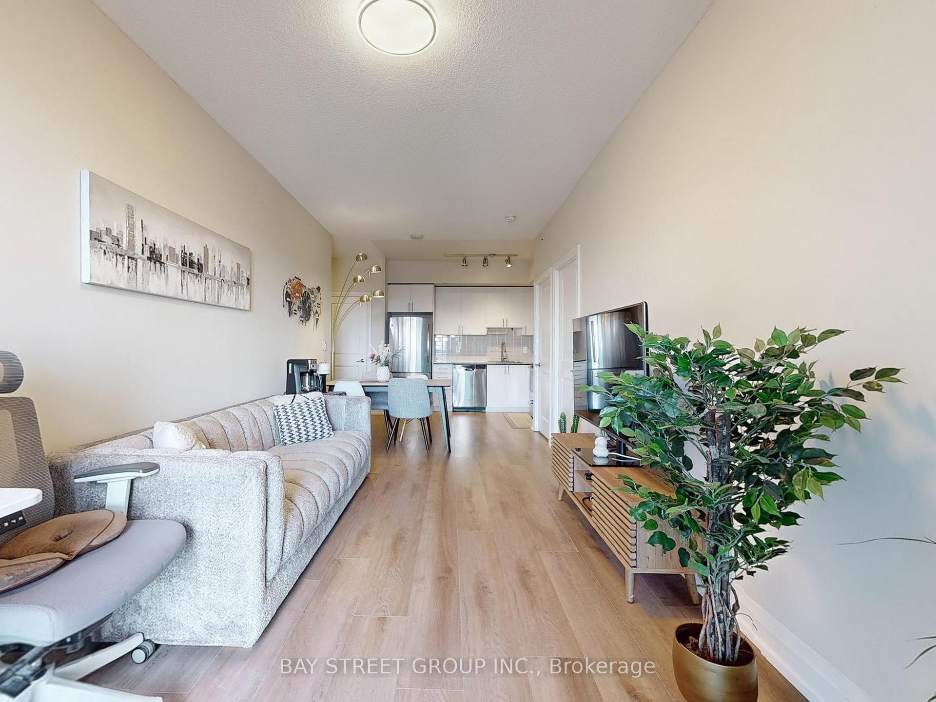 Photo 4 of Unit 1415, 7171 Yonge Street, Markham, Thornhill — HOMEH