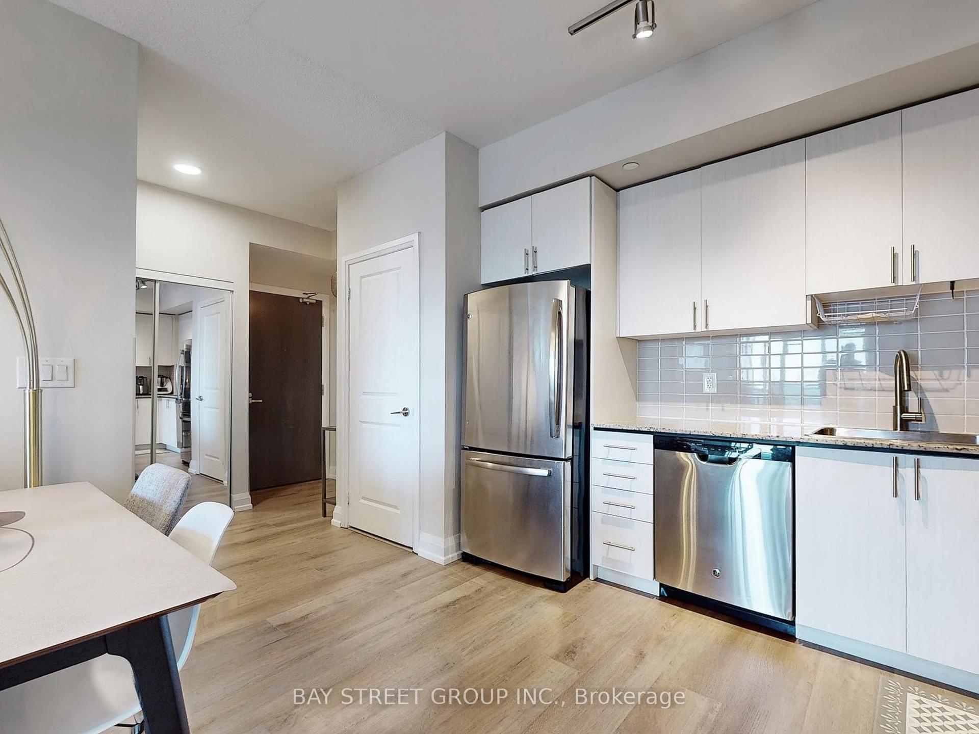 Photo 6 of Unit 1415, 7171 Yonge Street, Markham, Thornhill — HOMEH