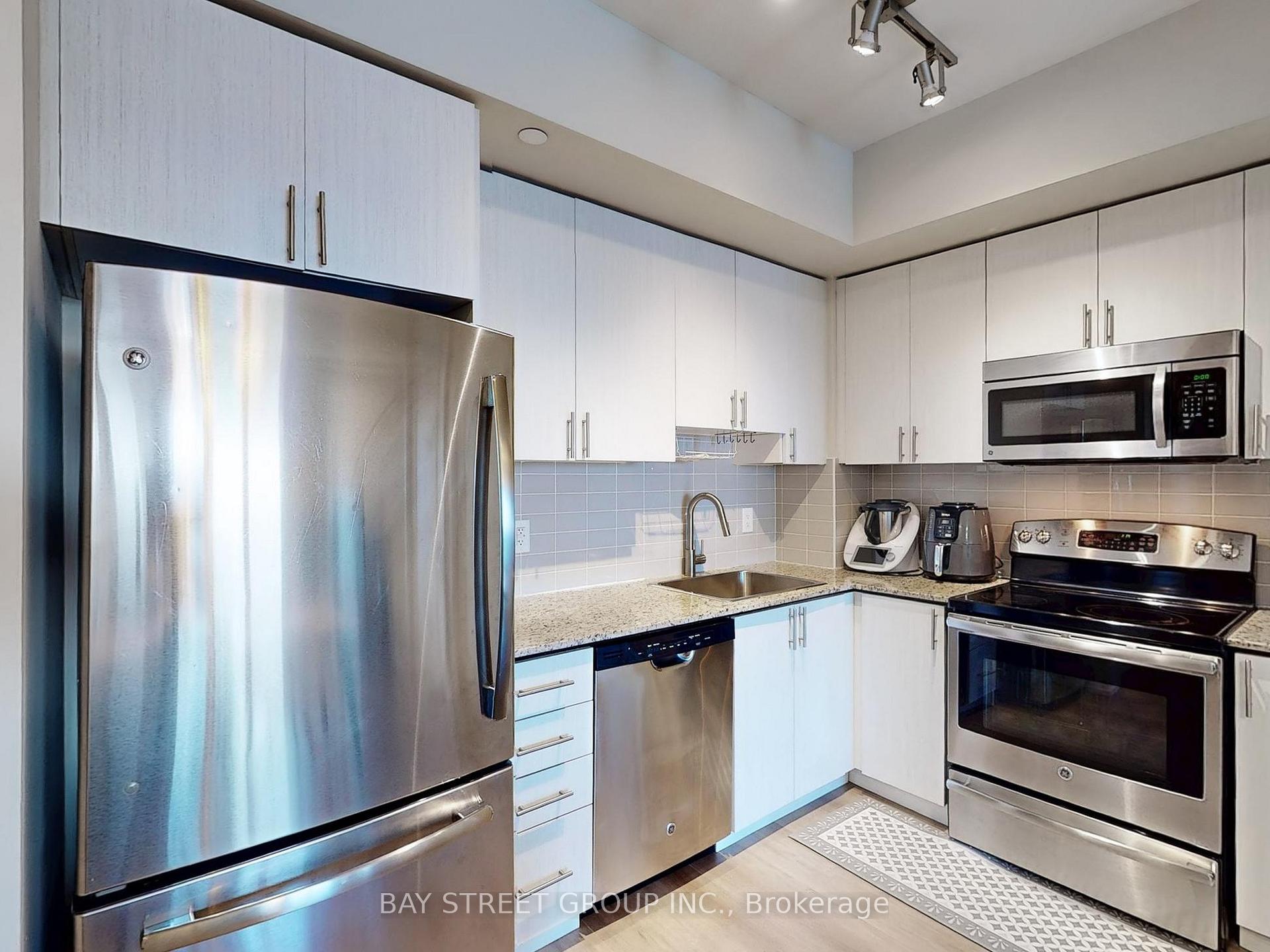 Photo 9 of Unit 1415, 7171 Yonge Street, Markham, Thornhill — HOMEH