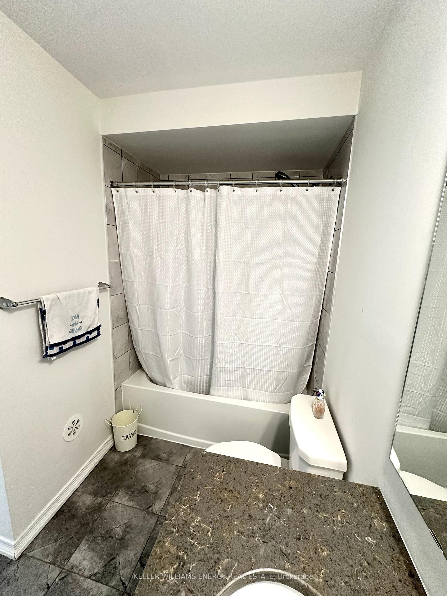 Photo 12 of 2566 Mojave Path, Oshawa, Windfields — HOMEH