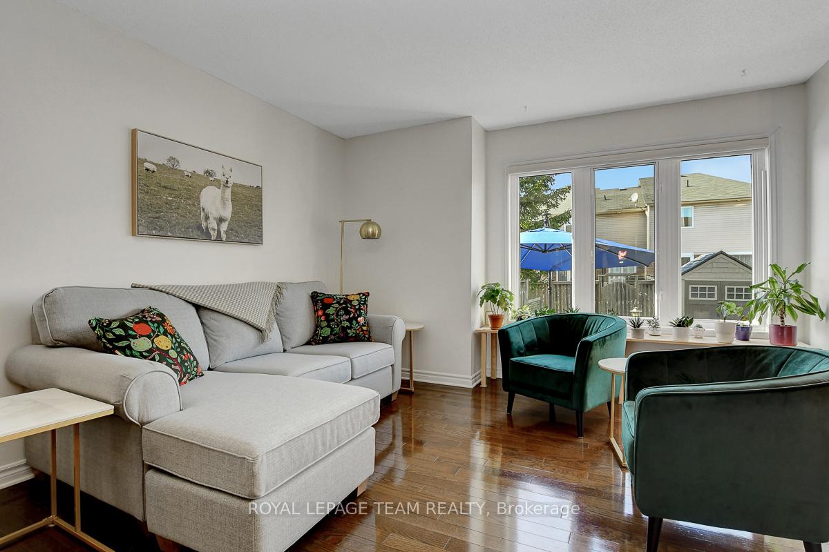 Photo 5 of 475 Grey Seal Circle, Ottawa, Riverside South/Gloucester Glen — HOMEH