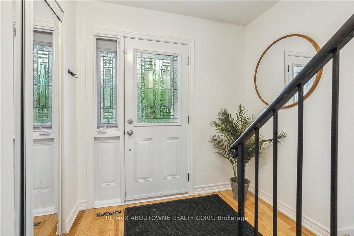 Photo 3 of Unit 12, 546 Forestwood Crescent, Burlington, Appleby — HOMEH