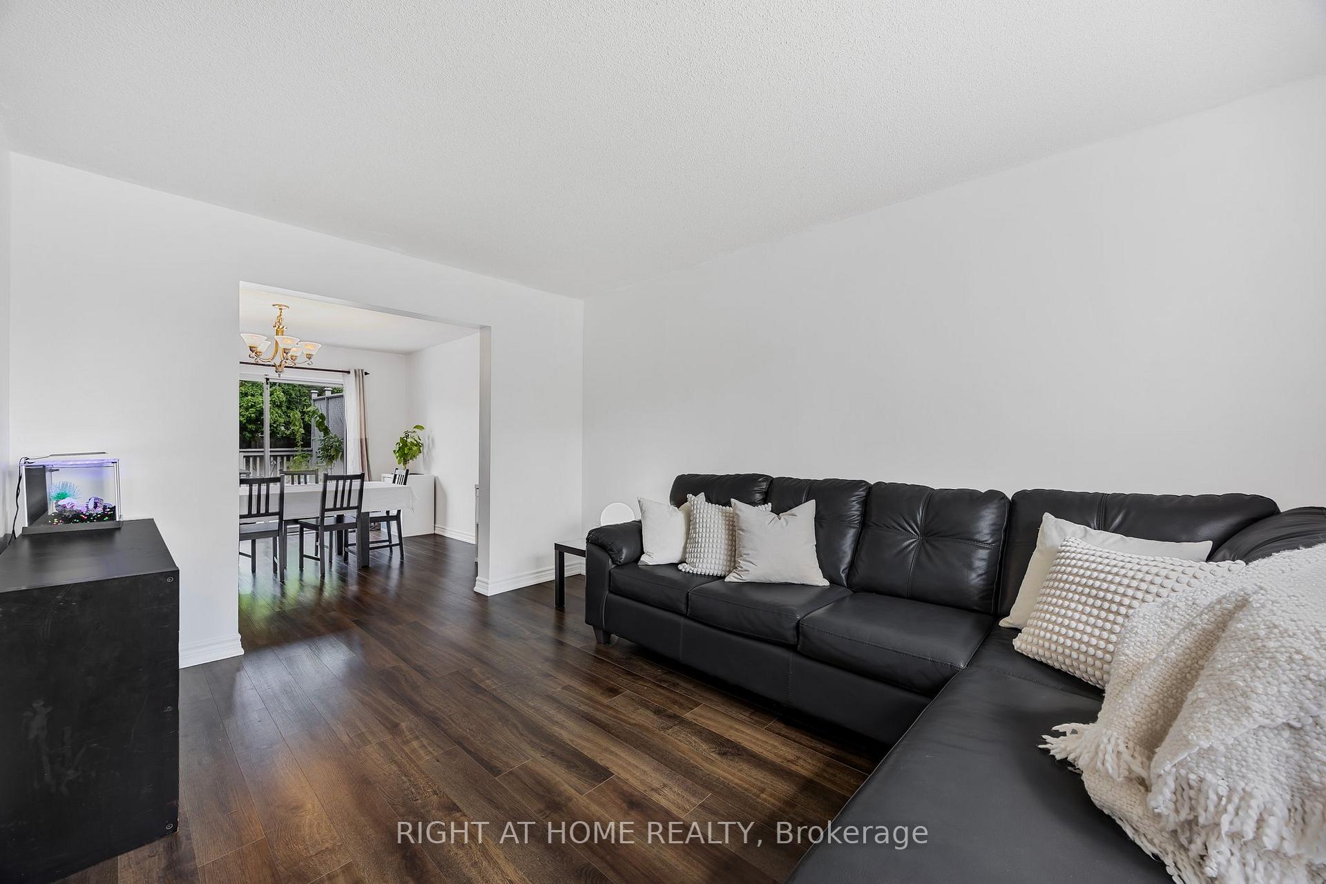 Photo 6 of 29 Hersey Crescent, Barrie, Holly — HOMEH