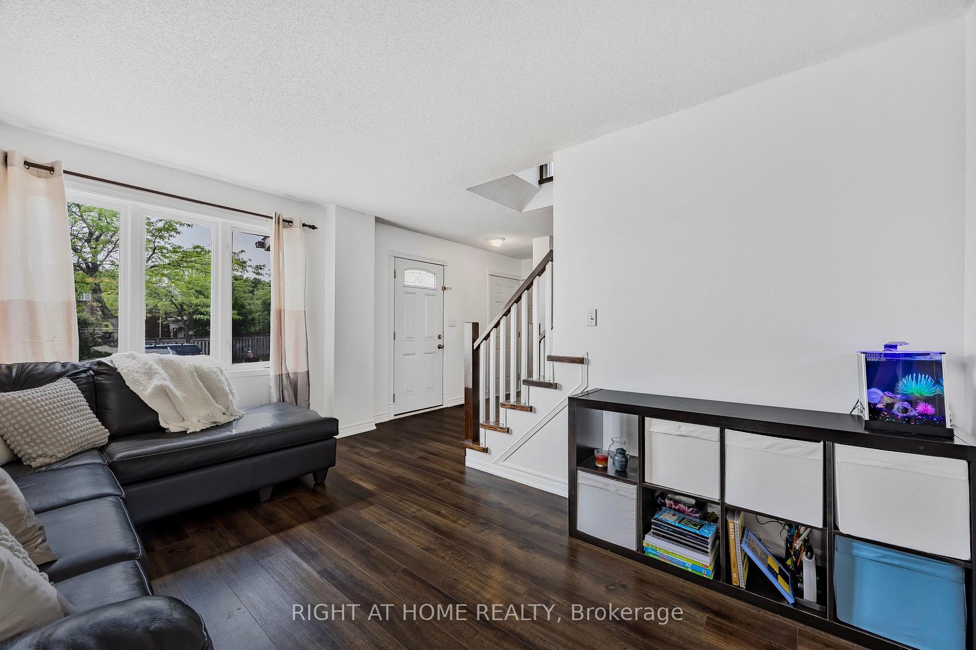 Photo 9 of 29 Hersey Crescent, Barrie, Holly — HOMEH