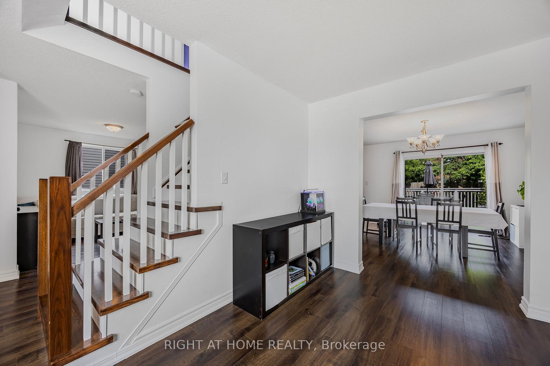 Photo 10 of 29 Hersey Crescent, Barrie, Holly — HOMEH