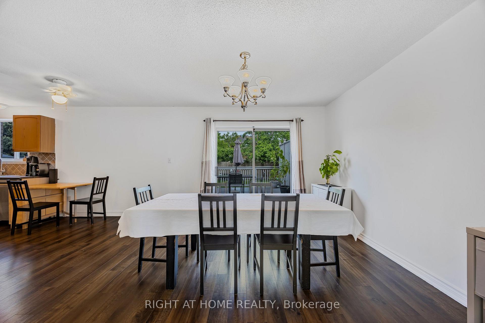 Photo 18 of 29 Hersey Crescent, Barrie, Holly — HOMEH