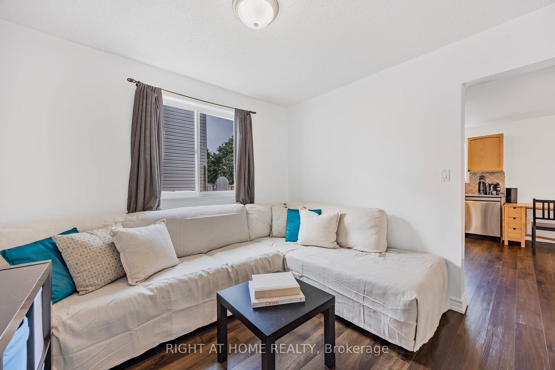 Photo 20 of 29 Hersey Crescent, Barrie, Holly — HOMEH