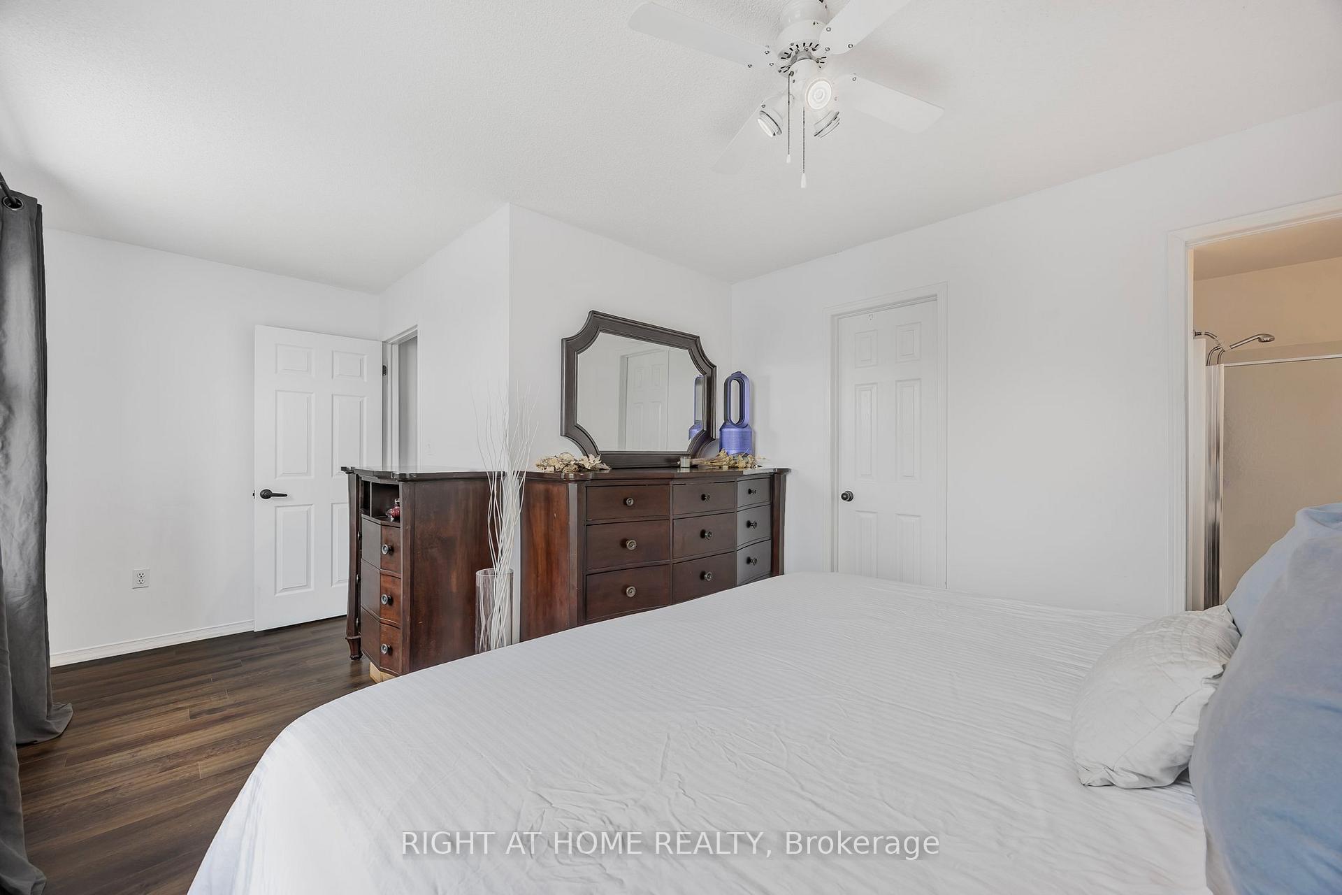 Photo 25 of 29 Hersey Crescent, Barrie, Holly — HOMEH