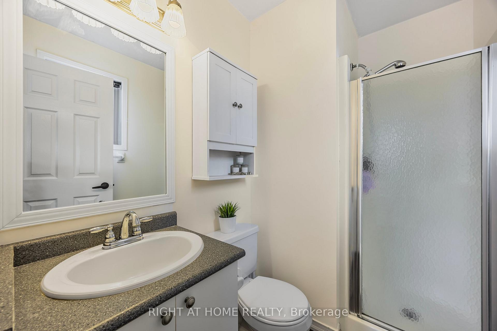 Photo 26 of 29 Hersey Crescent, Barrie, Holly — HOMEH