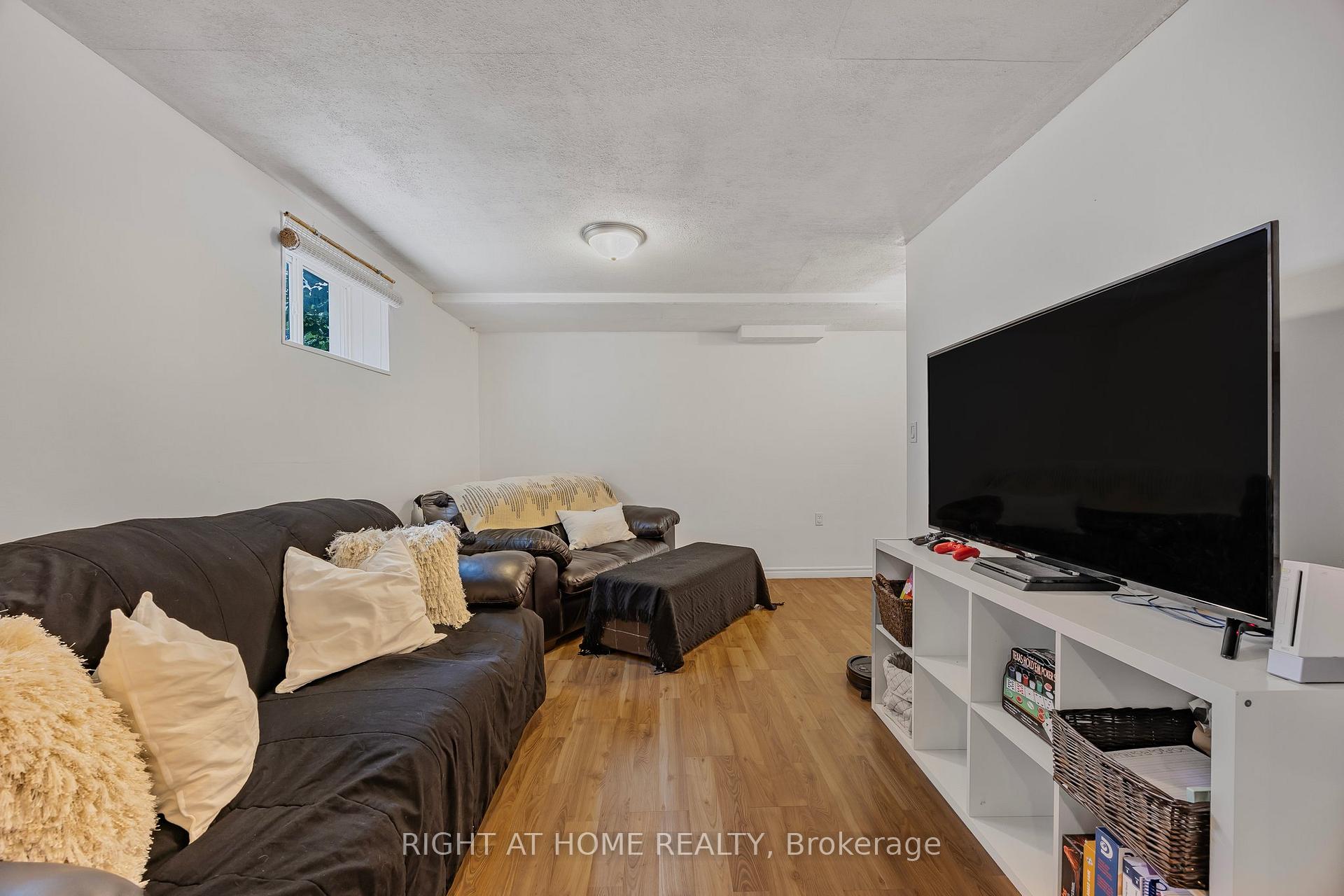 Photo 35 of 29 Hersey Crescent, Barrie, Holly — HOMEH