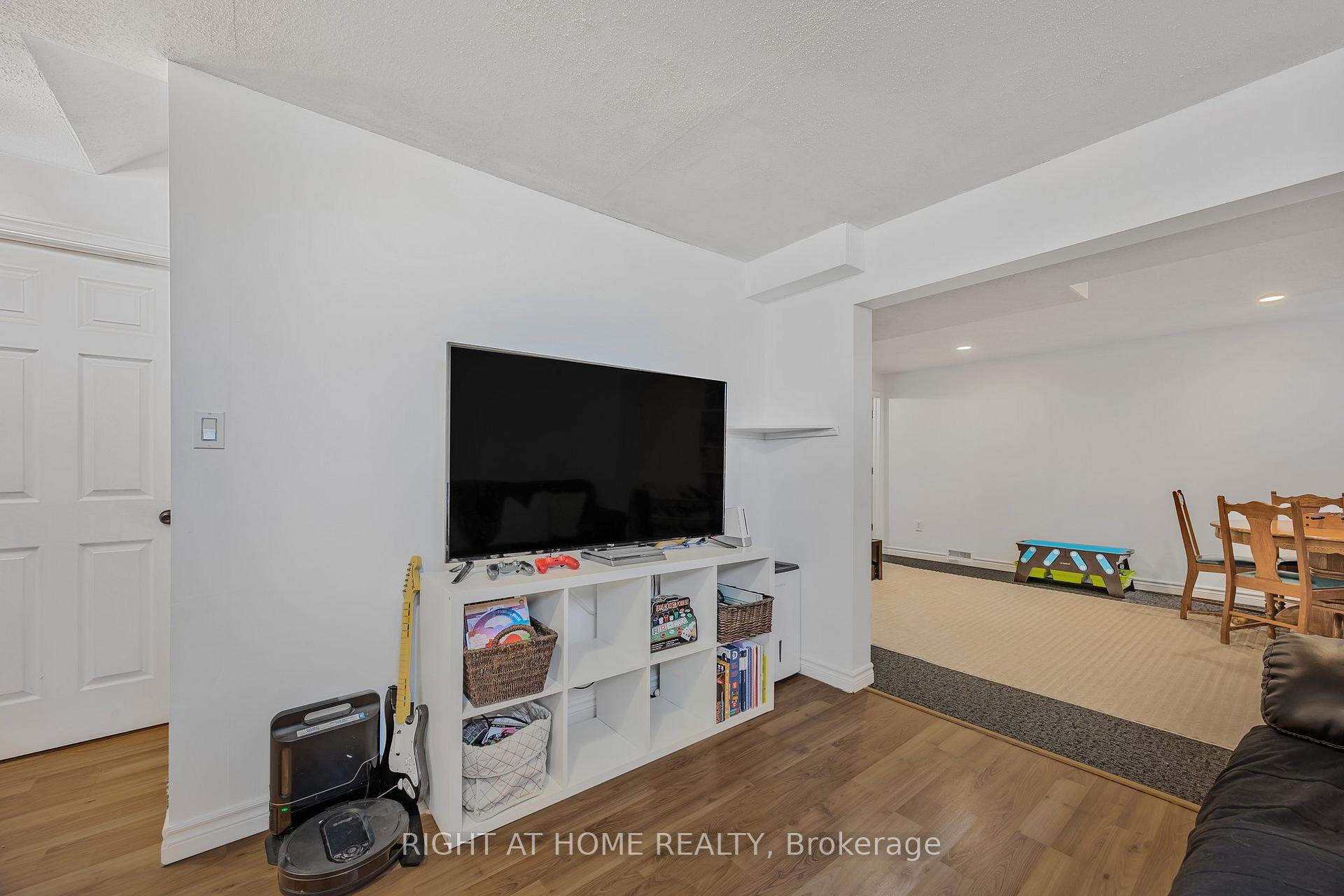 Photo 36 of 29 Hersey Crescent, Barrie, Holly — HOMEH