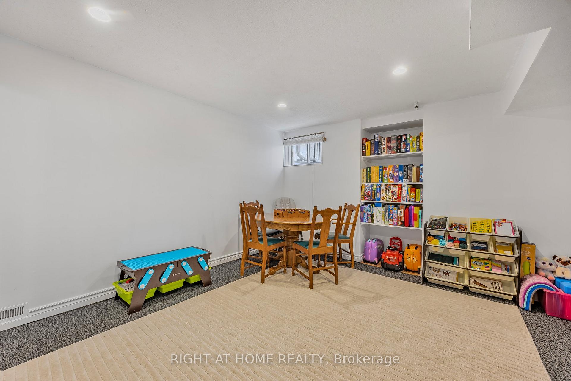 Photo 37 of 29 Hersey Crescent, Barrie, Holly — HOMEH