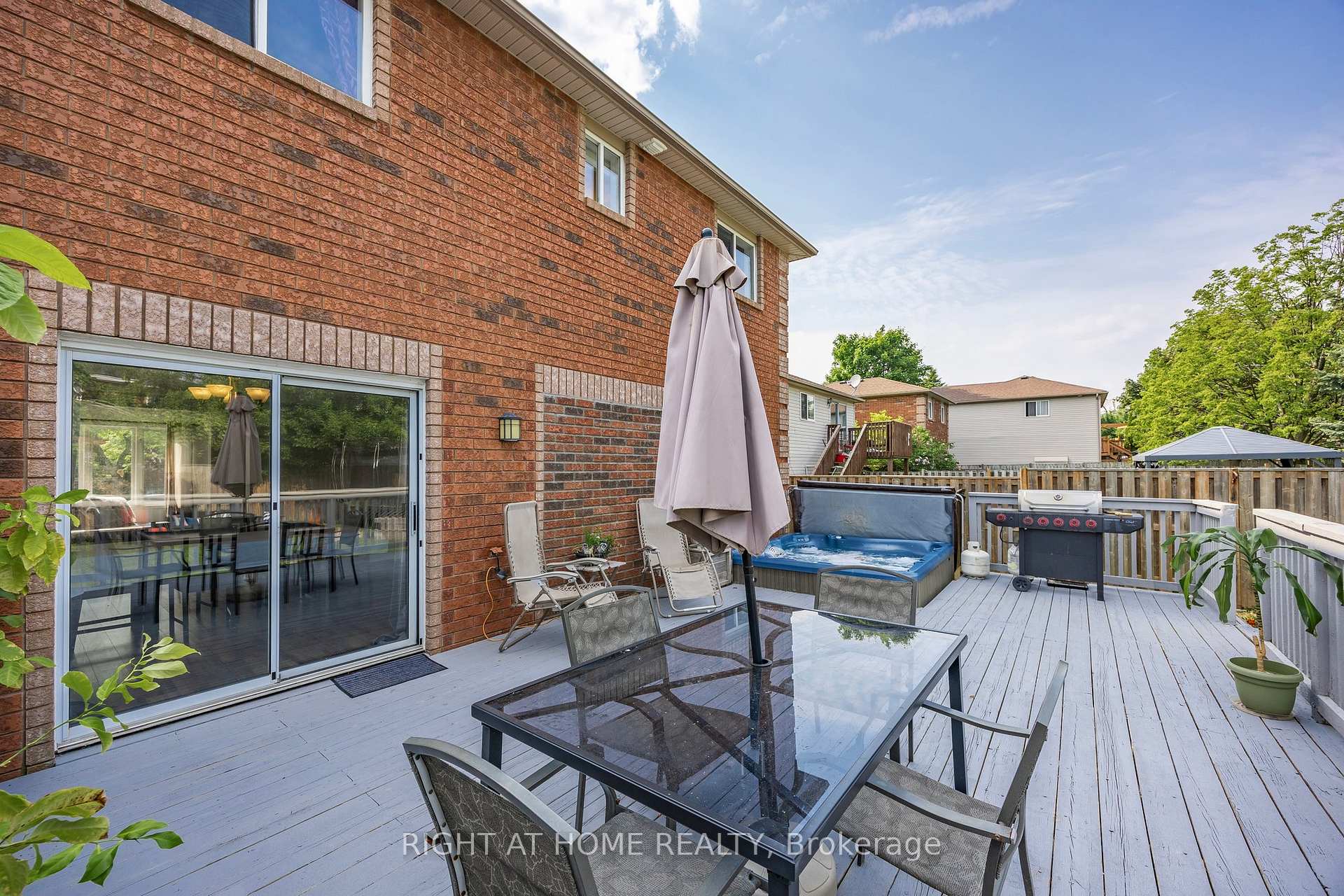 Photo 42 of 29 Hersey Crescent, Barrie, Holly — HOMEH
