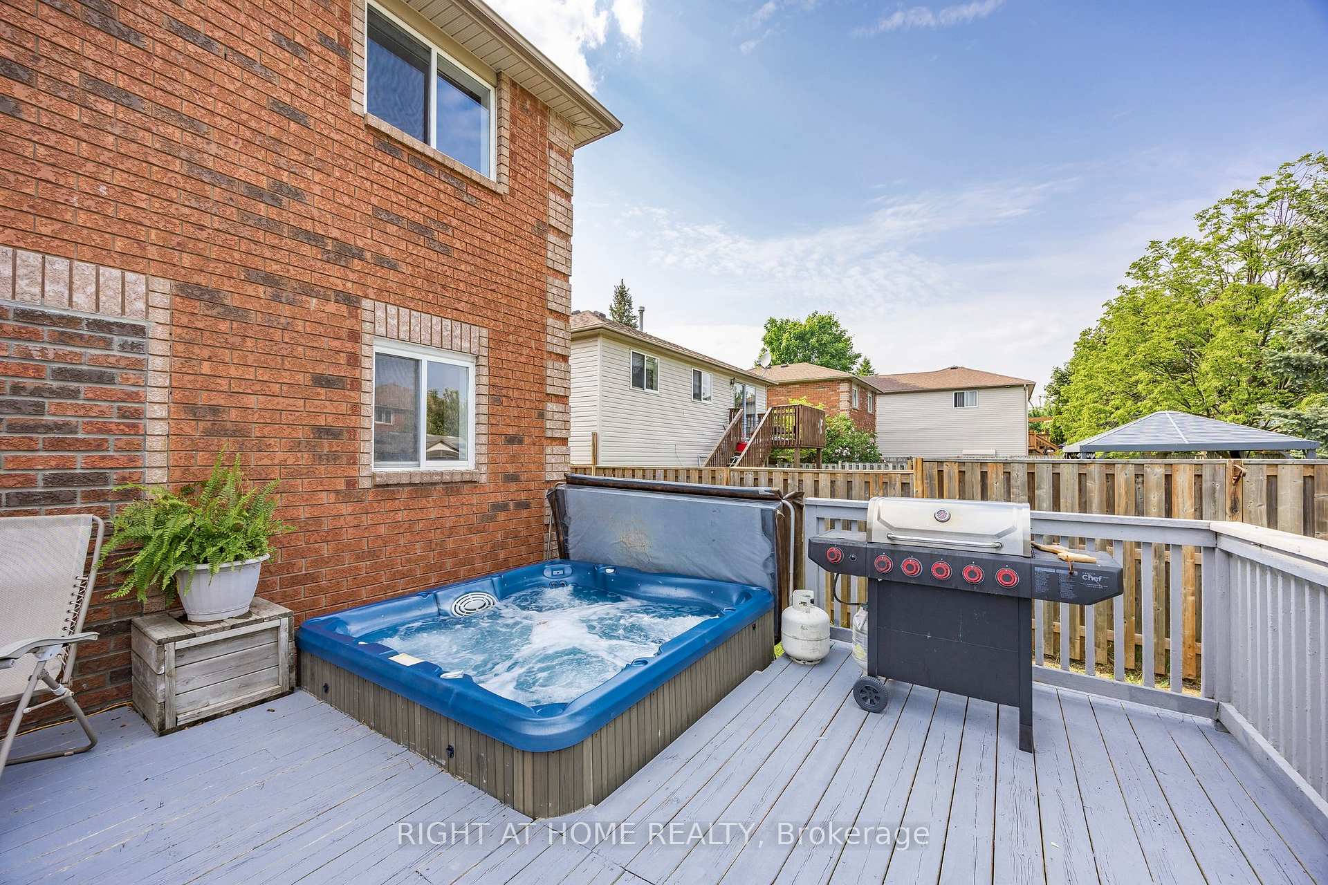 Photo 44 of 29 Hersey Crescent, Barrie, Holly — HOMEH