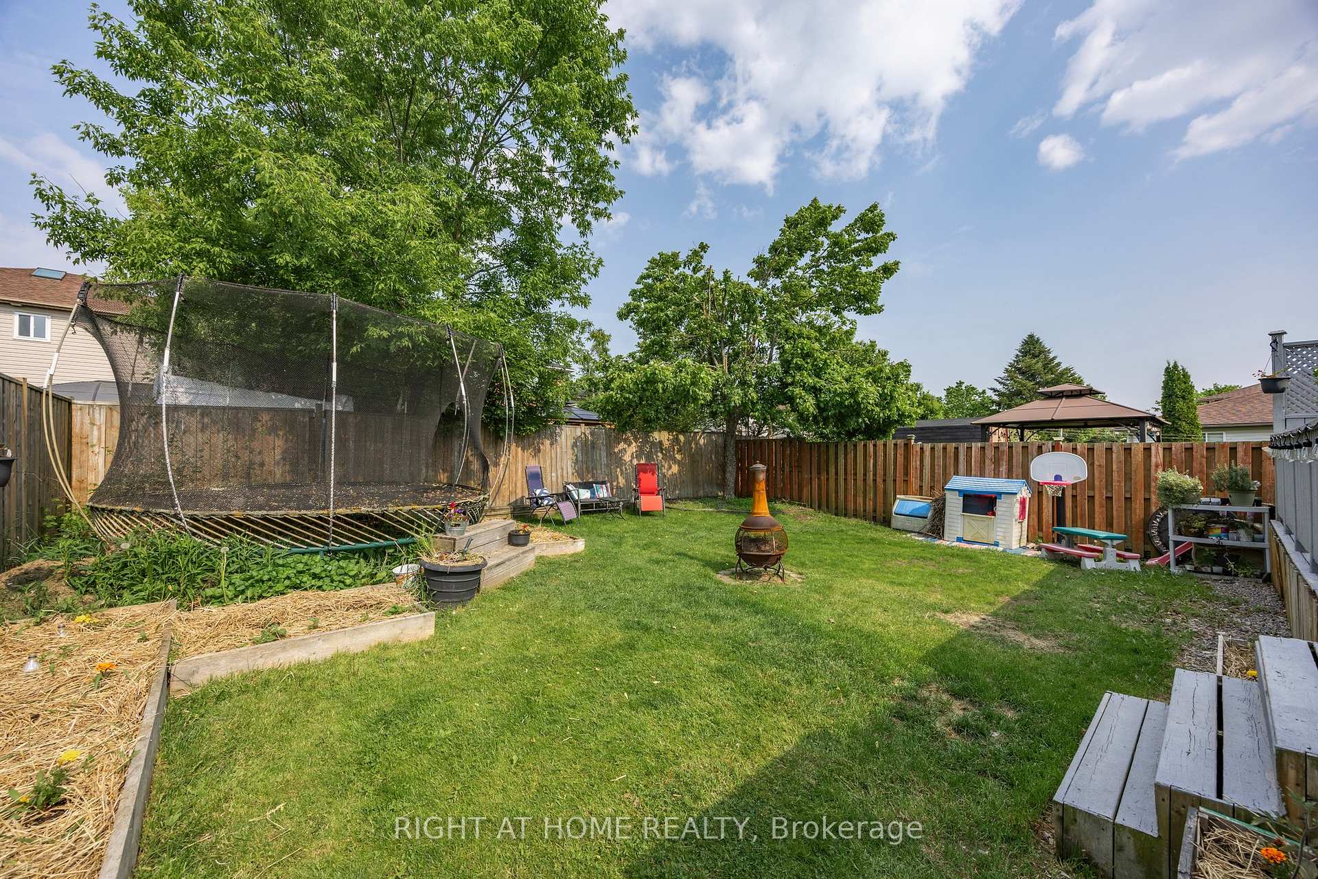 Photo 45 of 29 Hersey Crescent, Barrie, Holly — HOMEH